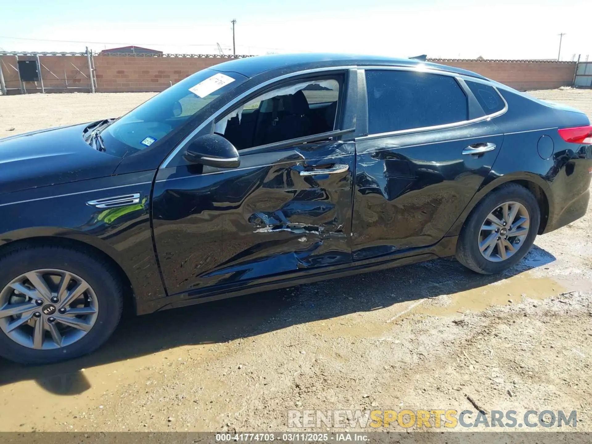 6 Photograph of a damaged car 5XXGT4L35LG421489 KIA OPTIMA 2020
