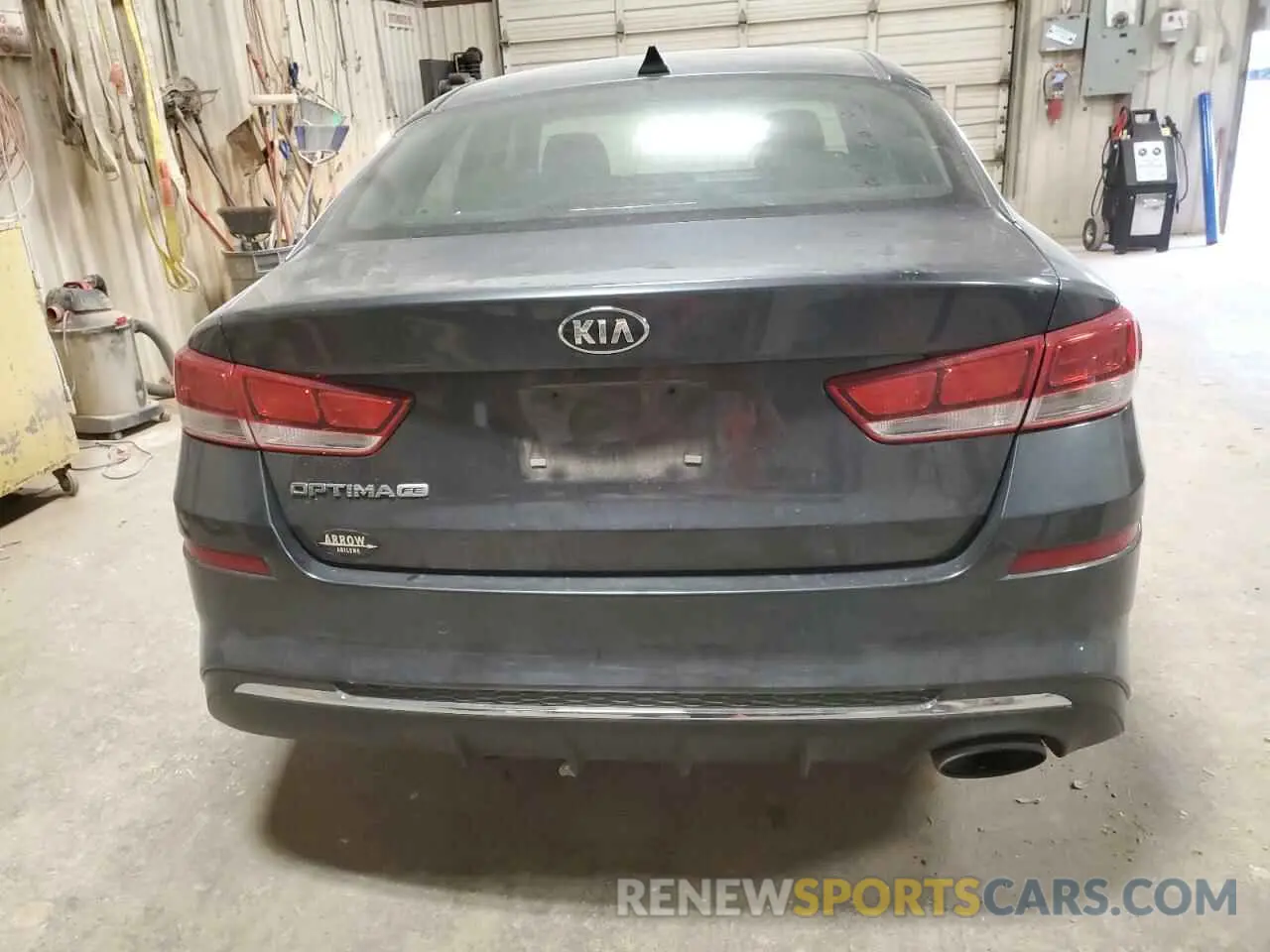 6 Photograph of a damaged car 5XXGT4L35LG423582 KIA OPTIMA 2020