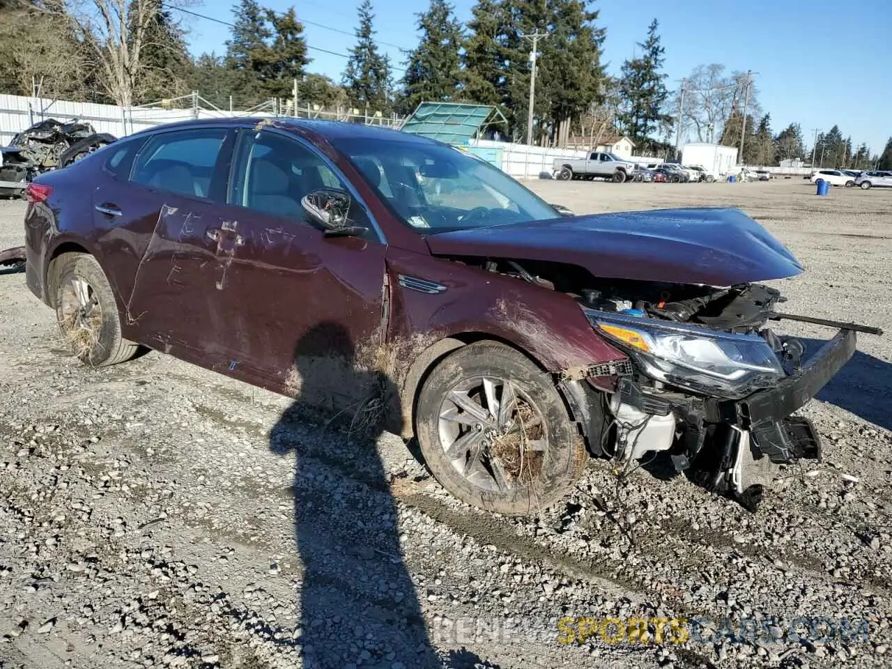 4 Photograph of a damaged car 5XXGT4L35LG428670 KIA OPTIMA 2020