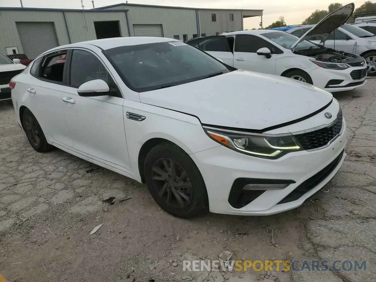 4 Photograph of a damaged car 5XXGT4L35LG440141 KIA OPTIMA 2020