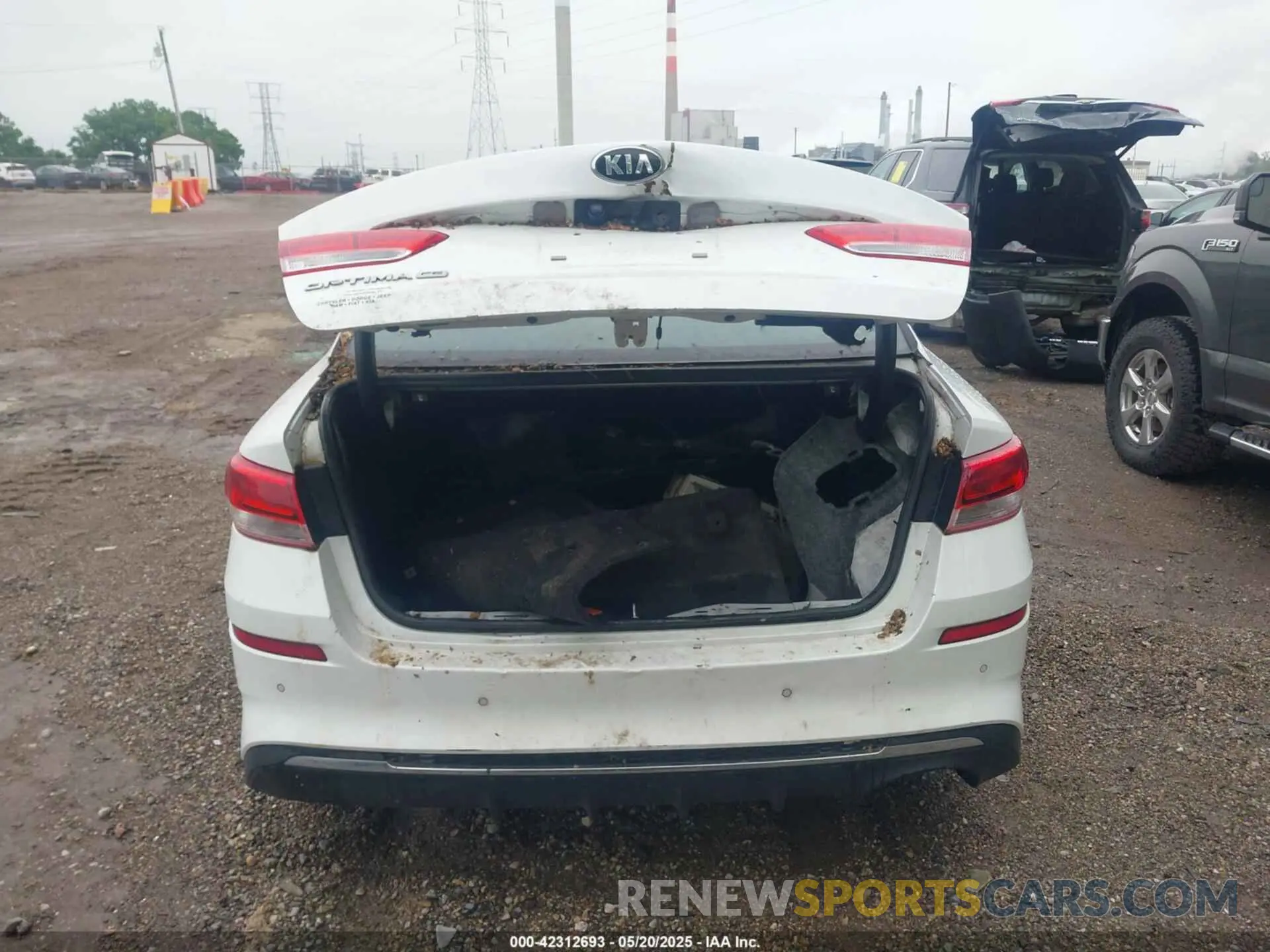 15 Photograph of a damaged car 5XXGT4L35LG443069 KIA OPTIMA 2020