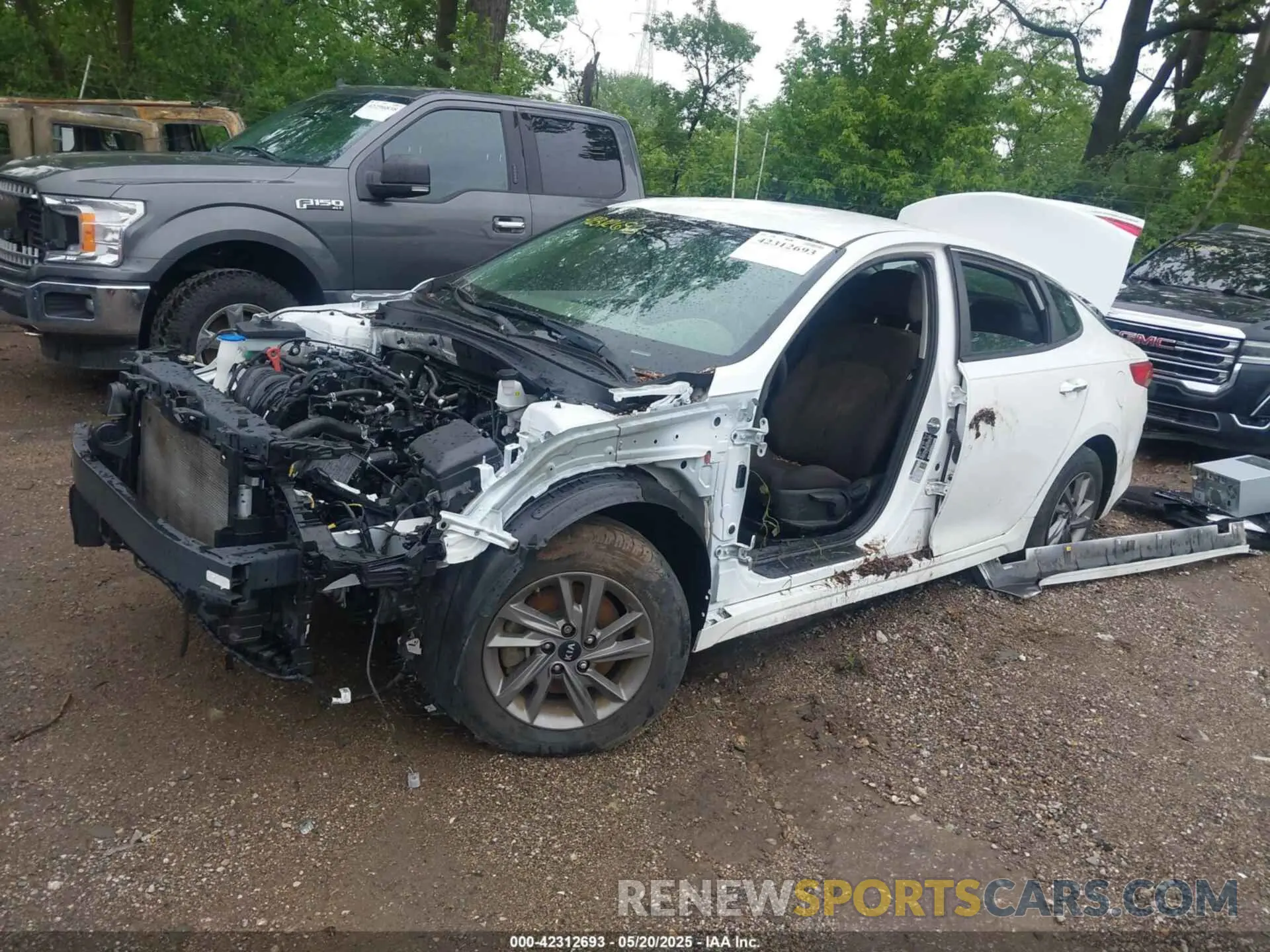 2 Photograph of a damaged car 5XXGT4L35LG443069 KIA OPTIMA 2020