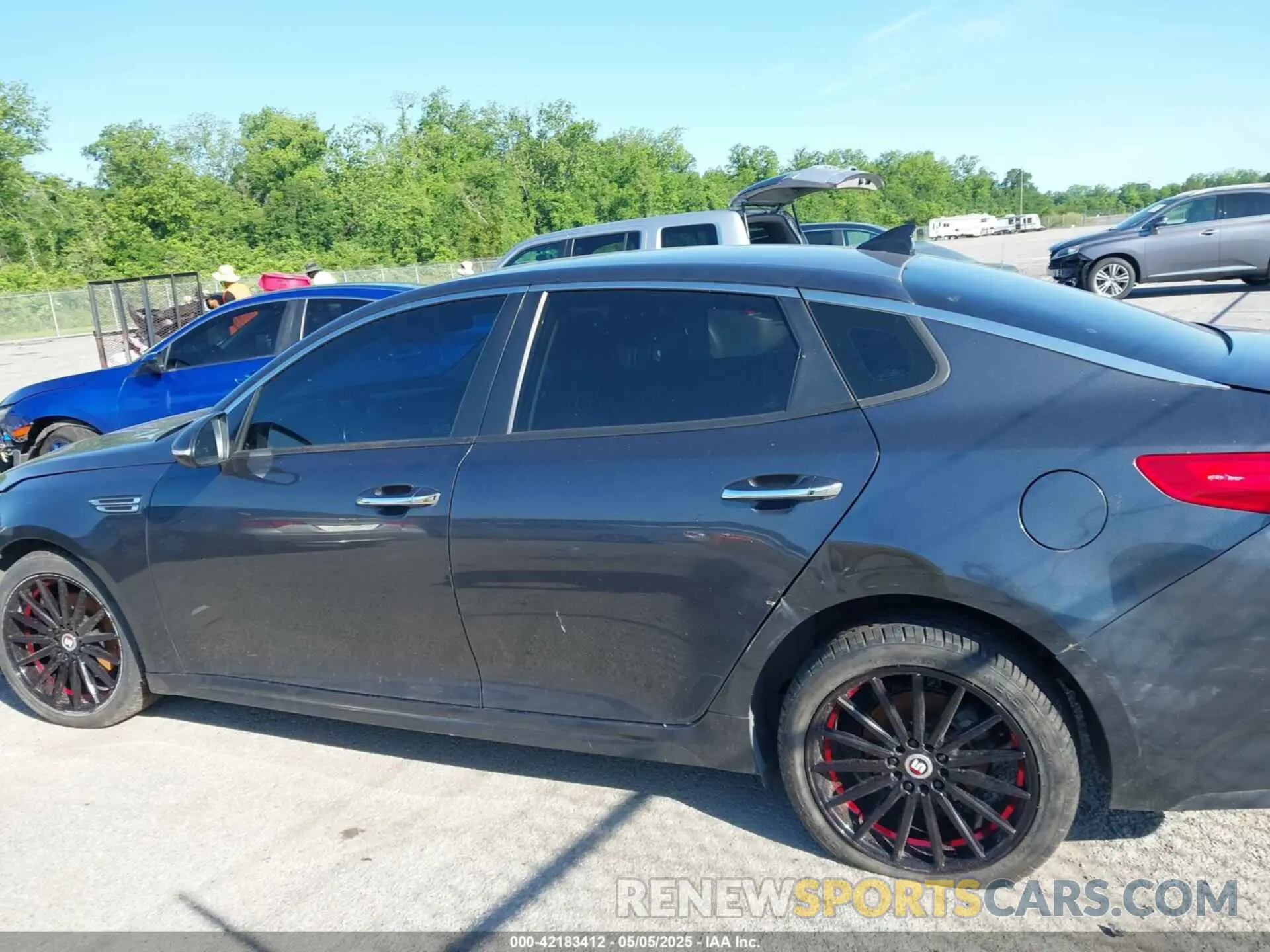 14 Photograph of a damaged car 5XXGT4L36LG387207 KIA OPTIMA 2020
