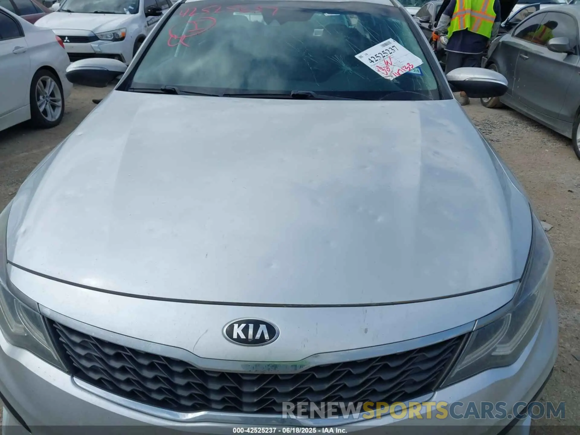 6 Photograph of a damaged car 5XXGT4L36LG389815 KIA OPTIMA 2020