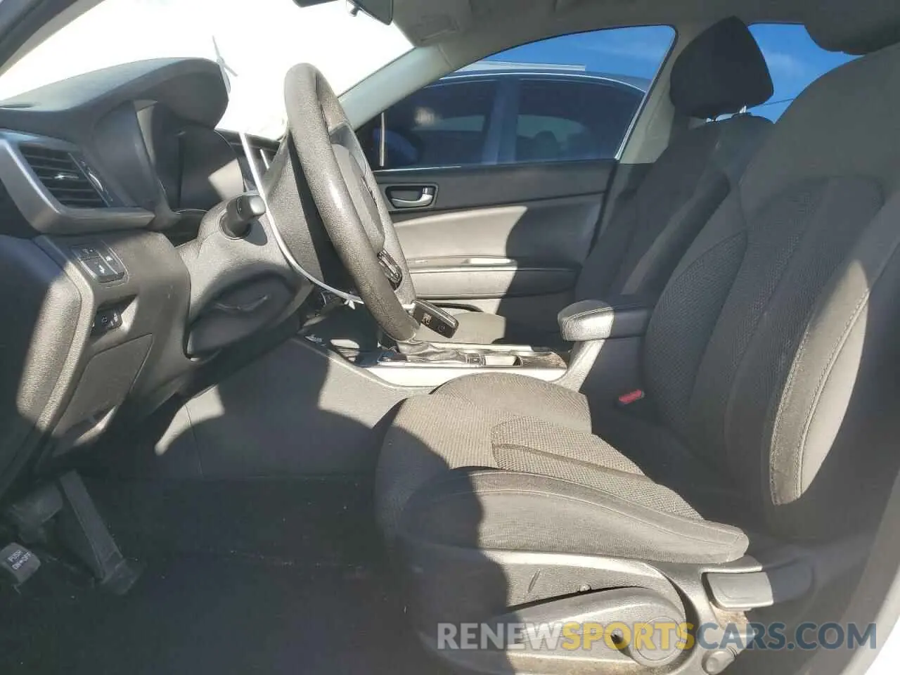 7 Photograph of a damaged car 5XXGT4L36LG393069 KIA OPTIMA 2020