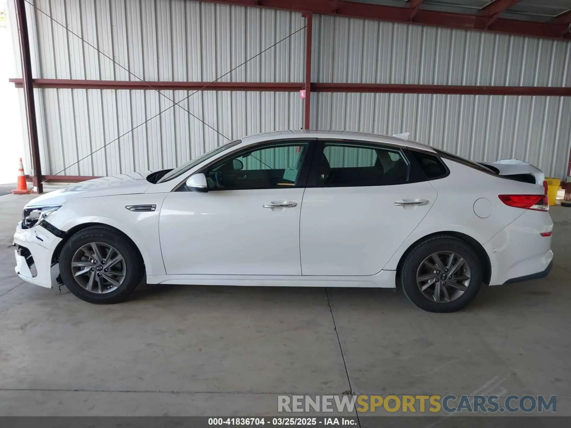 14 Photograph of a damaged car 5XXGT4L36LG393377 KIA OPTIMA 2020