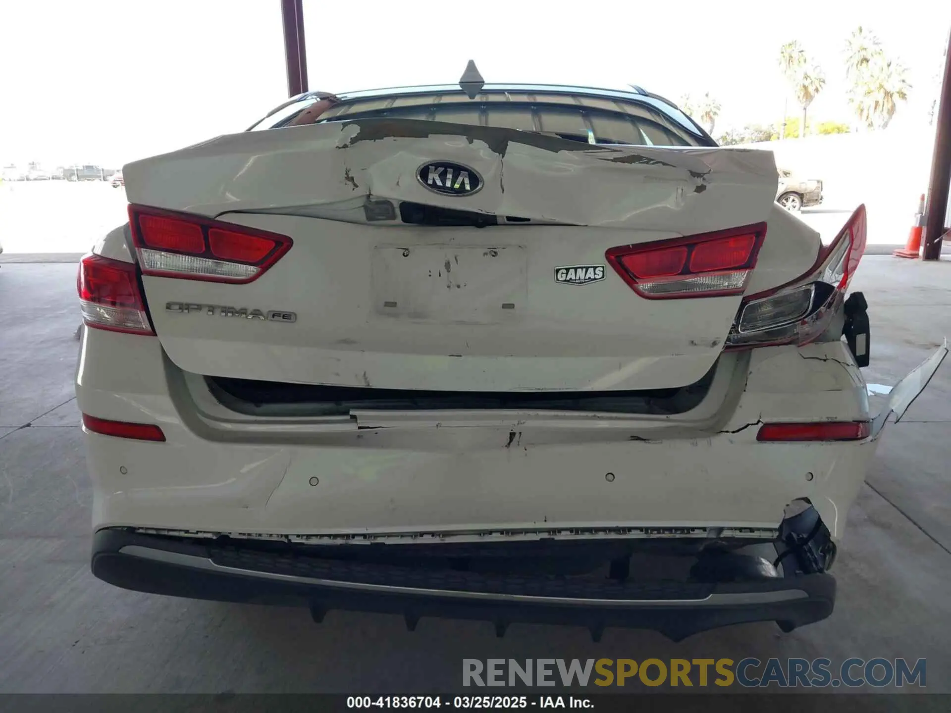16 Photograph of a damaged car 5XXGT4L36LG393377 KIA OPTIMA 2020