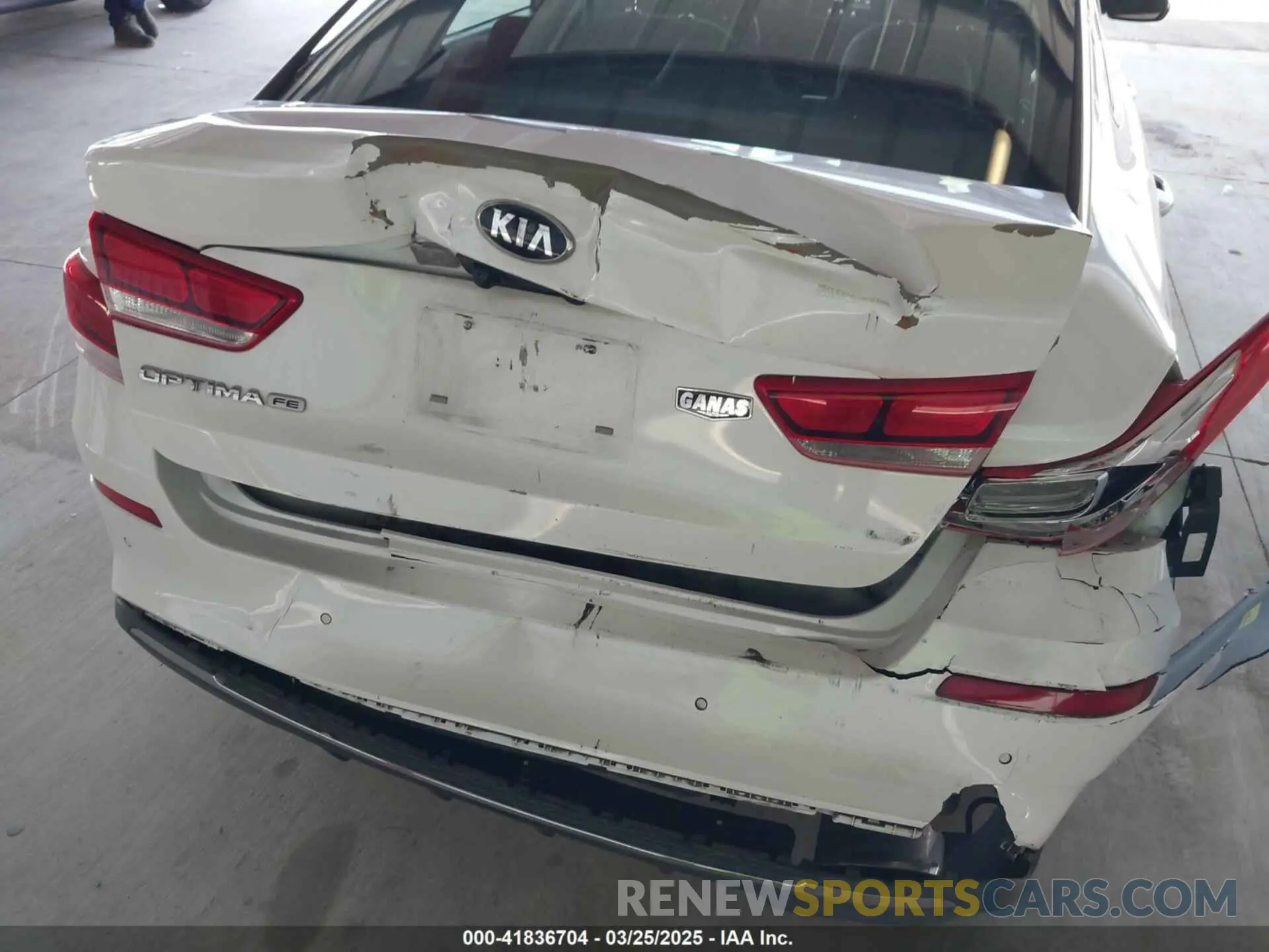 6 Photograph of a damaged car 5XXGT4L36LG393377 KIA OPTIMA 2020