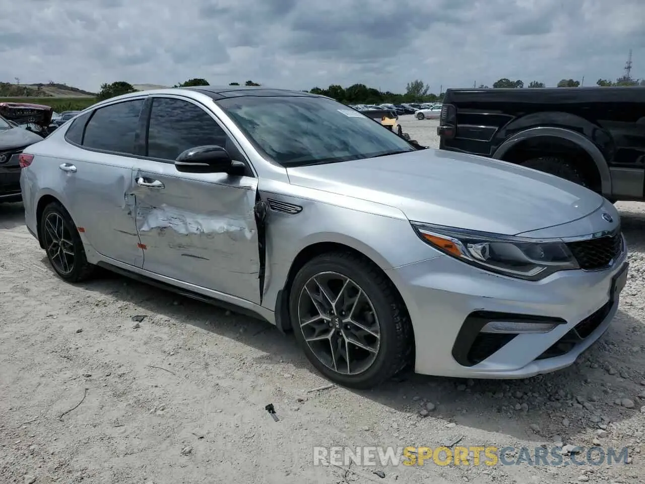 4 Photograph of a damaged car 5XXGT4L36LG447566 KIA OPTIMA 2020