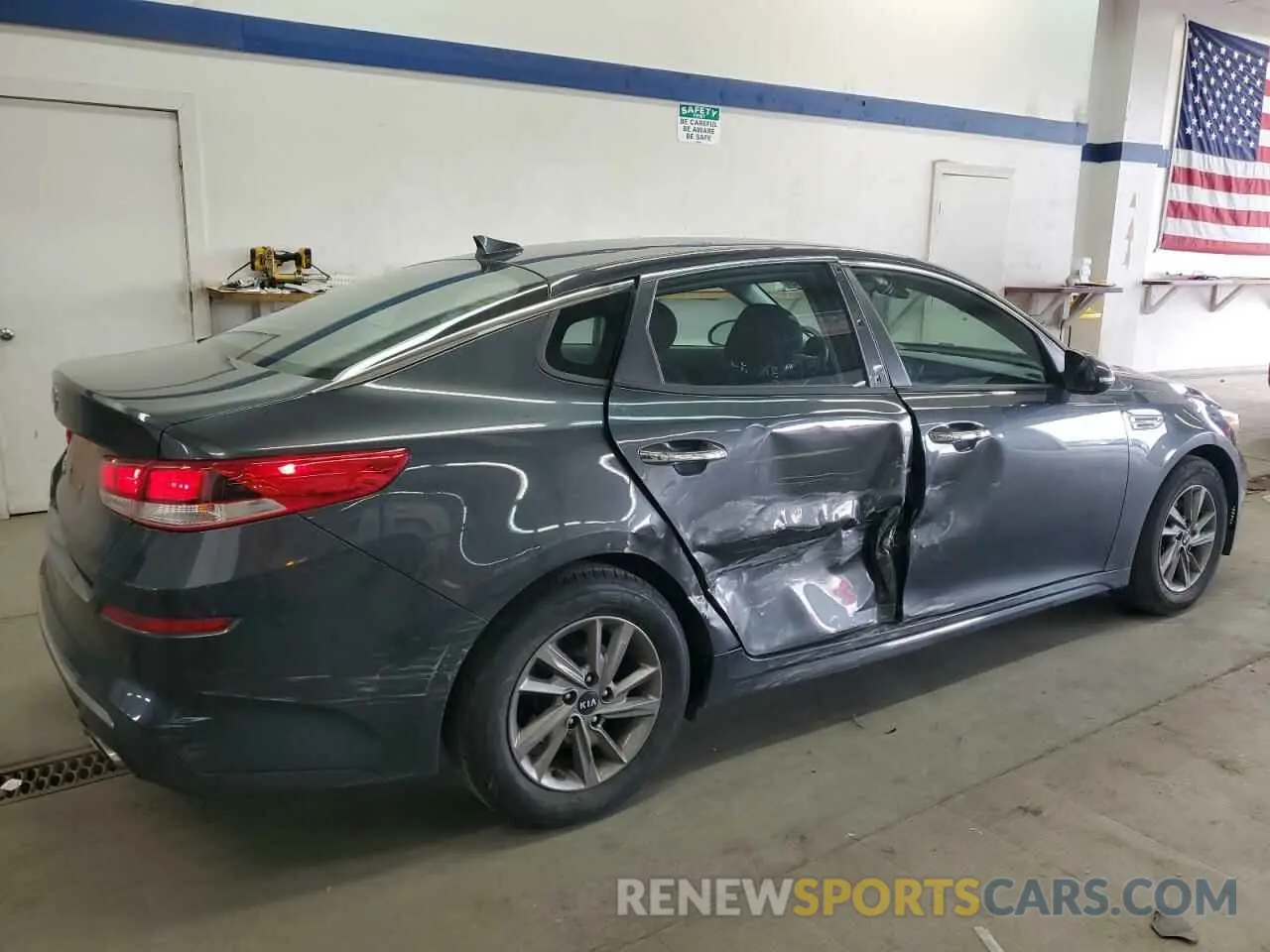 3 Photograph of a damaged car 5XXGT4L36LG450855 KIA OPTIMA 2020
