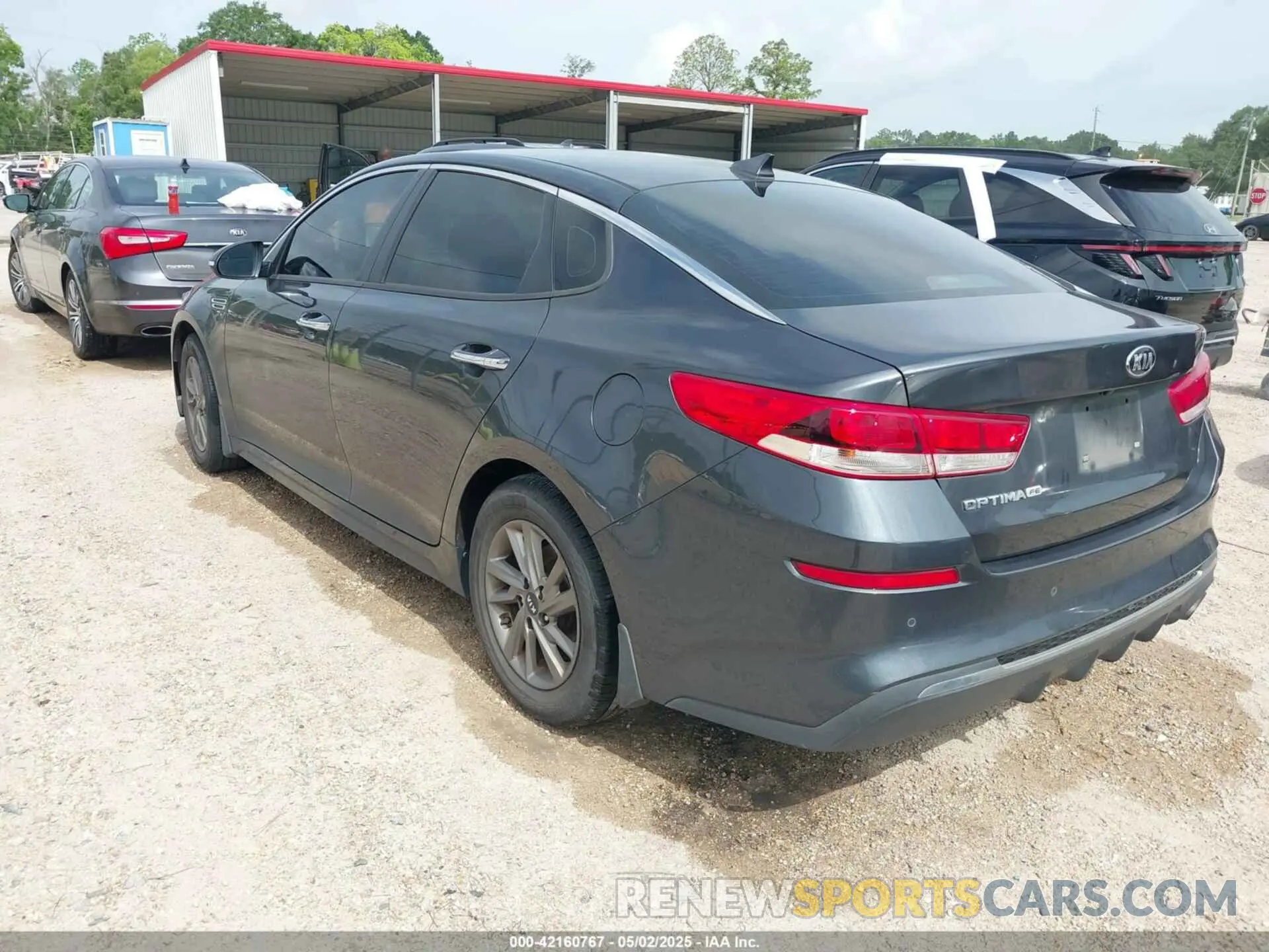 3 Photograph of a damaged car 5XXGT4L36LG451973 KIA OPTIMA 2020