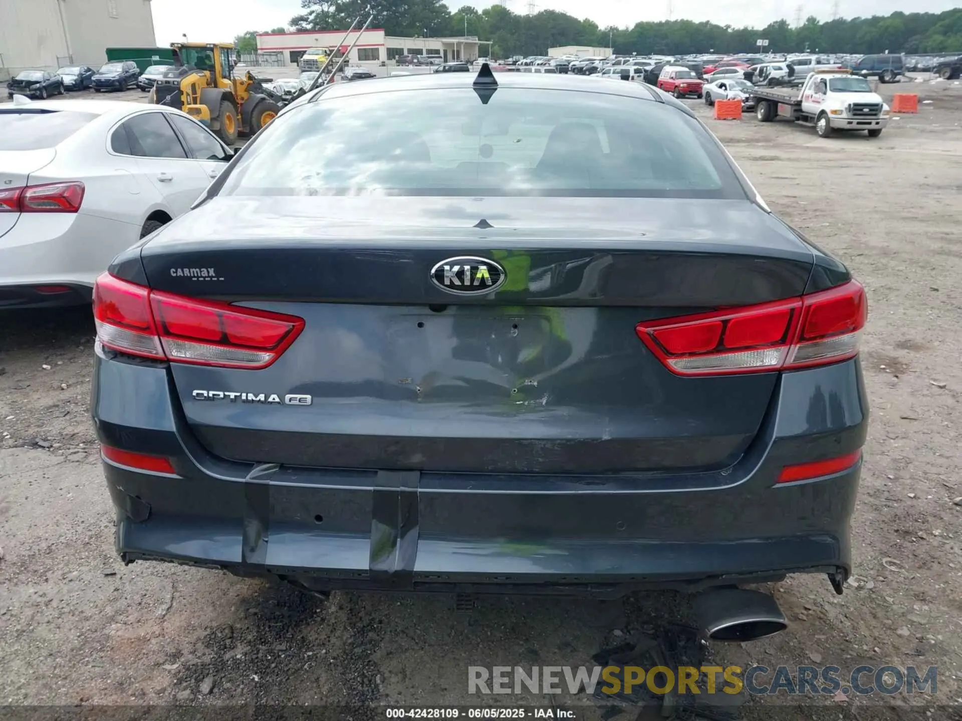 16 Photograph of a damaged car 5XXGT4L37LG385708 KIA OPTIMA 2020