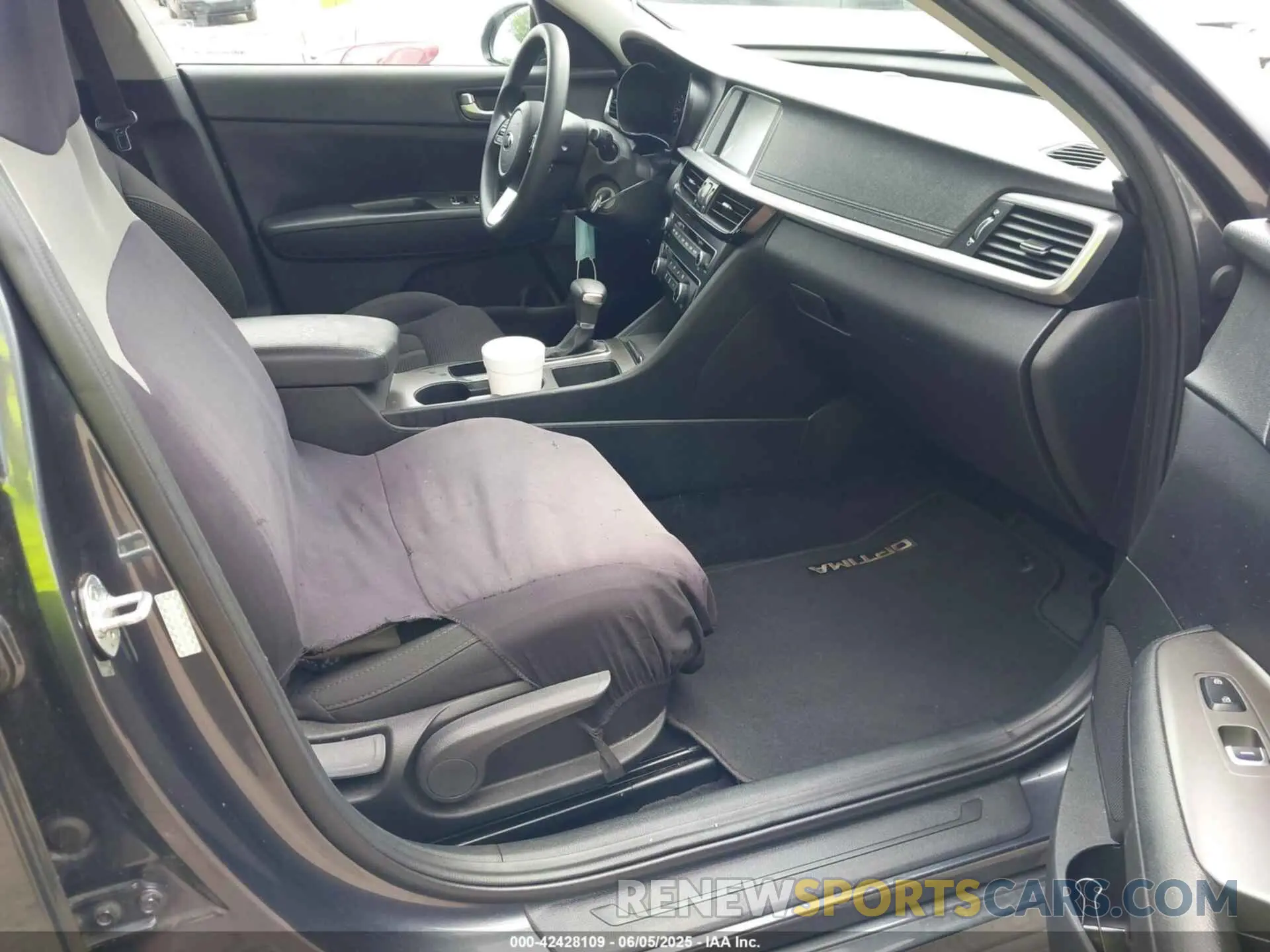 5 Photograph of a damaged car 5XXGT4L37LG385708 KIA OPTIMA 2020