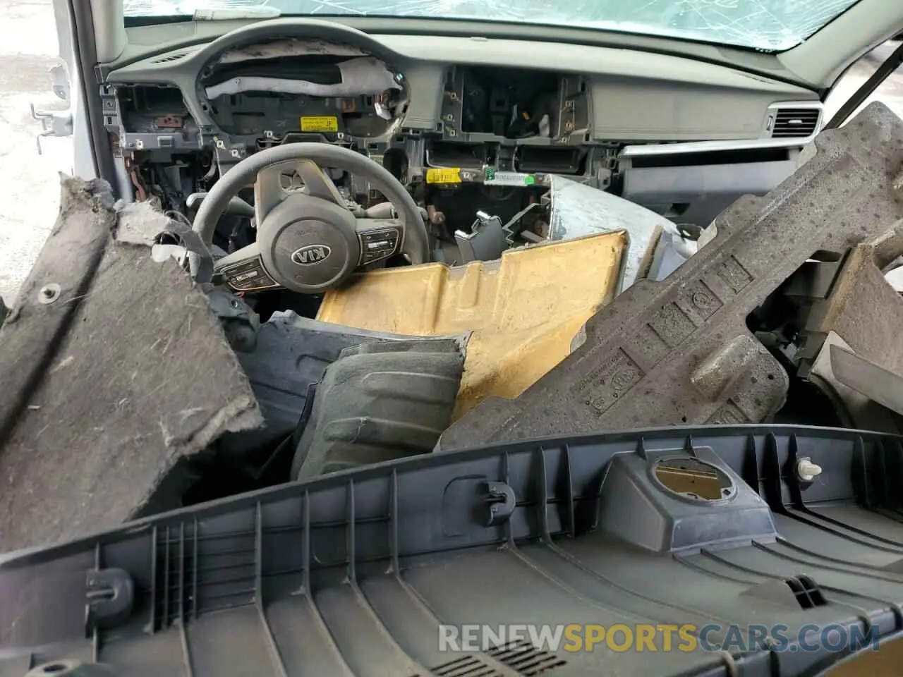 8 Photograph of a damaged car 5XXGT4L37LG386521 KIA OPTIMA 2020