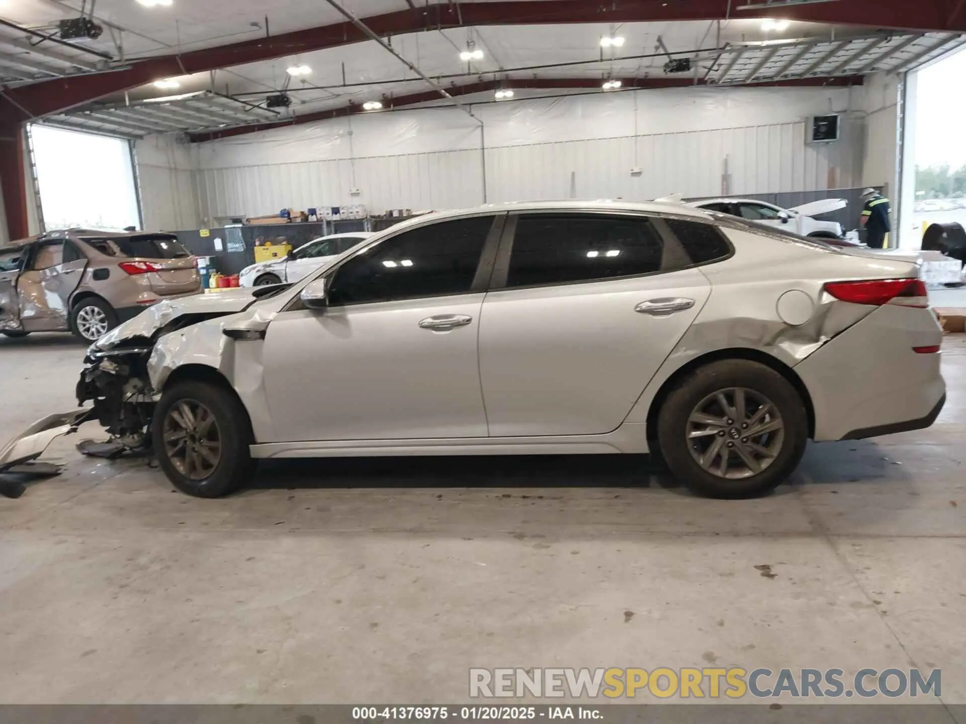 13 Photograph of a damaged car 5XXGT4L37LG391573 KIA OPTIMA 2020