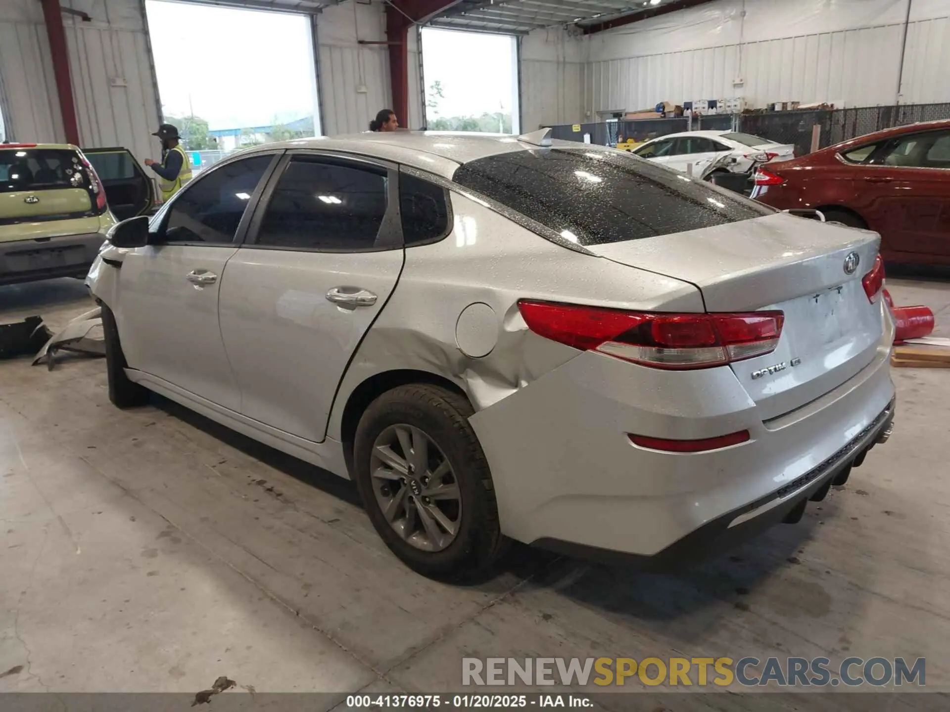 3 Photograph of a damaged car 5XXGT4L37LG391573 KIA OPTIMA 2020