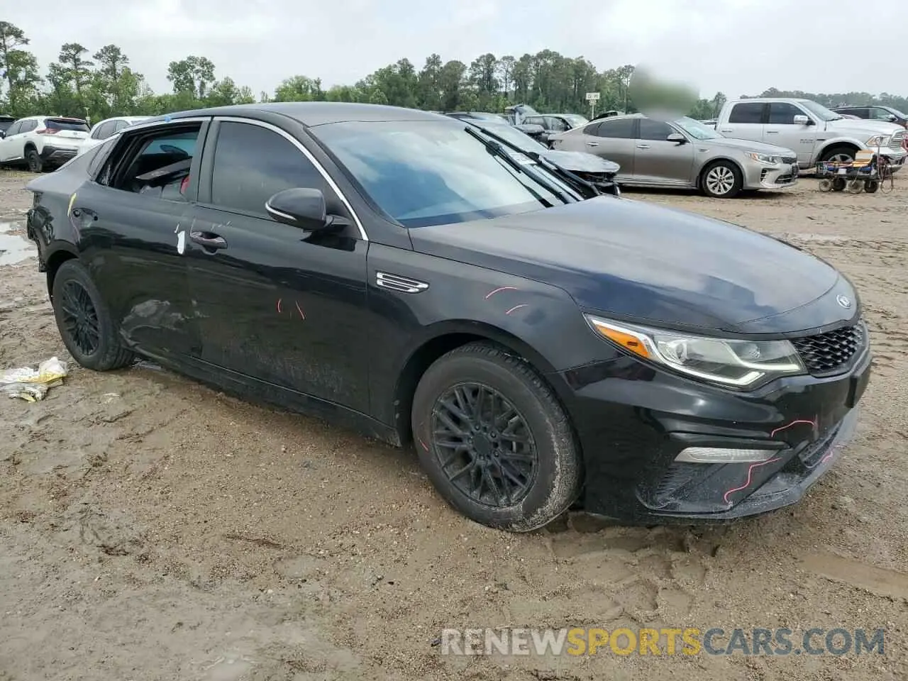 4 Photograph of a damaged car 5XXGT4L37LG395719 KIA OPTIMA 2020