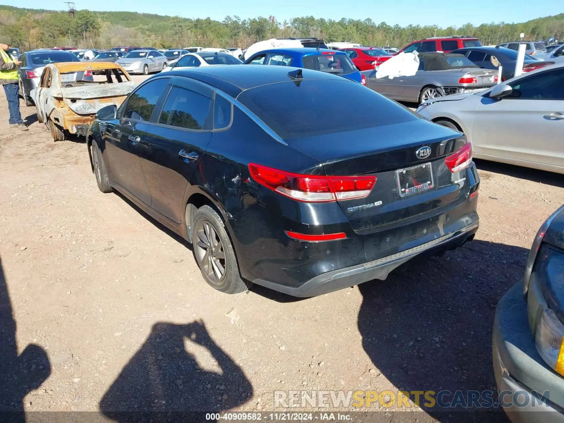3 Photograph of a damaged car 5XXGT4L37LG399043 KIA OPTIMA 2020