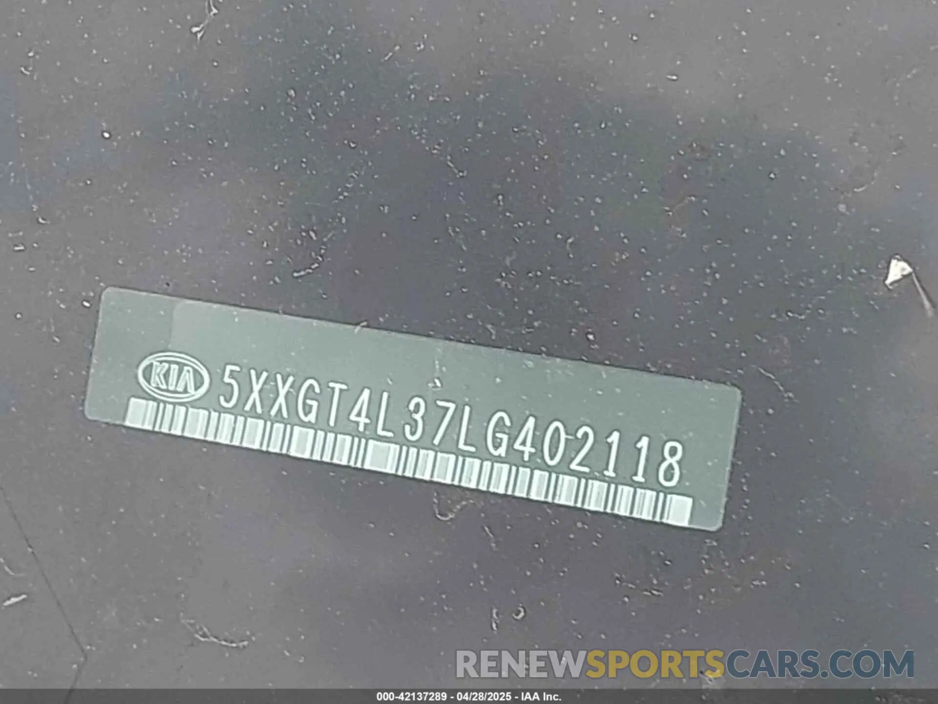 17 Photograph of a damaged car 5XXGT4L37LG402118 KIA OPTIMA 2020