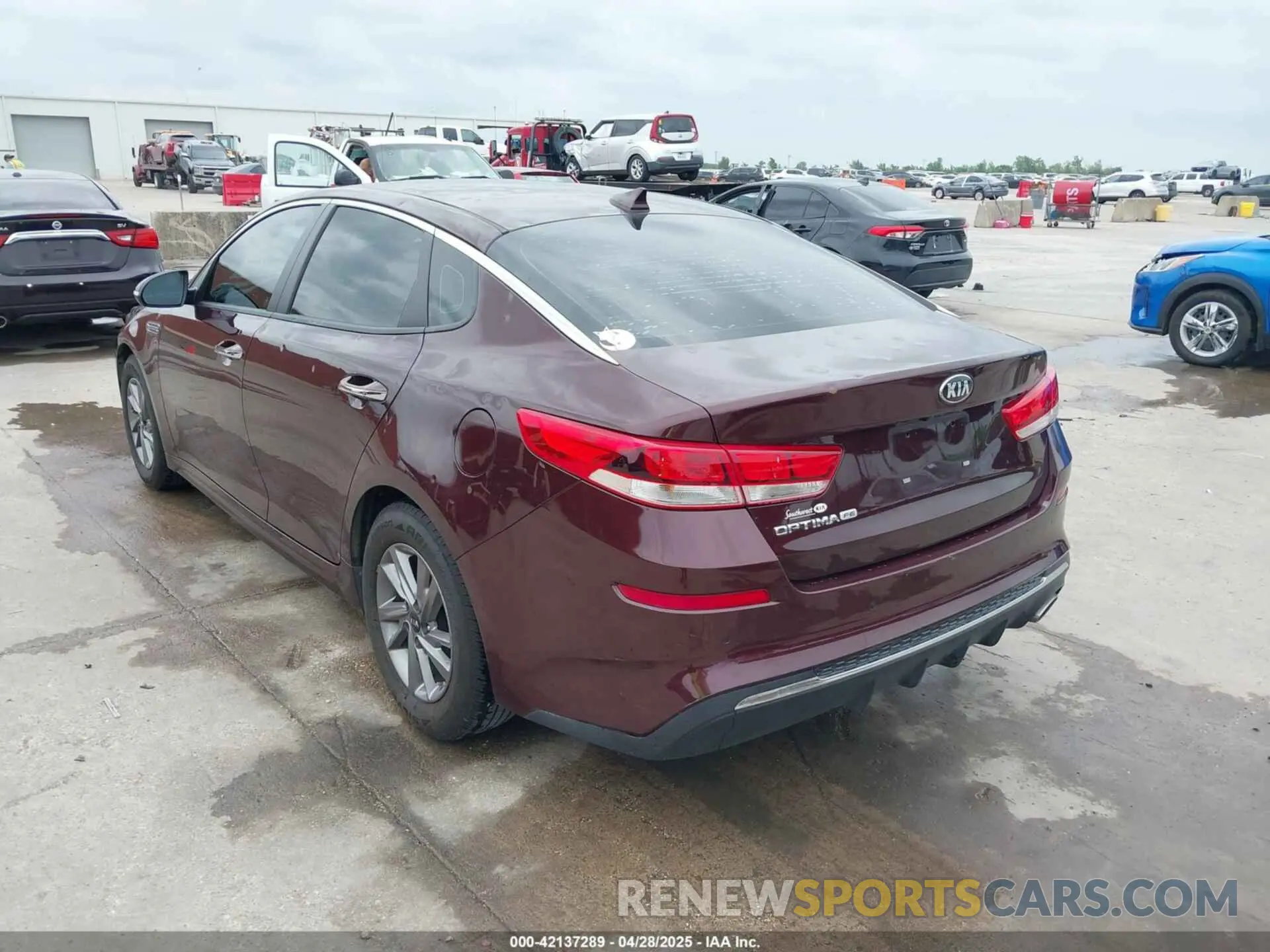 3 Photograph of a damaged car 5XXGT4L37LG402118 KIA OPTIMA 2020