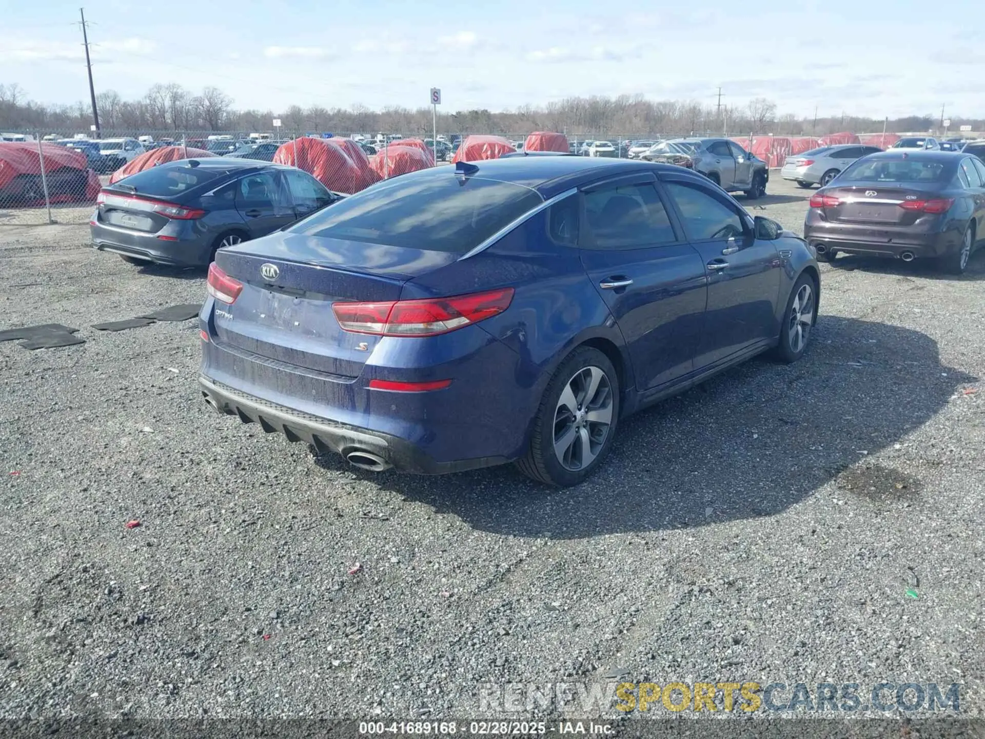 4 Photograph of a damaged car 5XXGT4L37LG403219 KIA OPTIMA 2020
