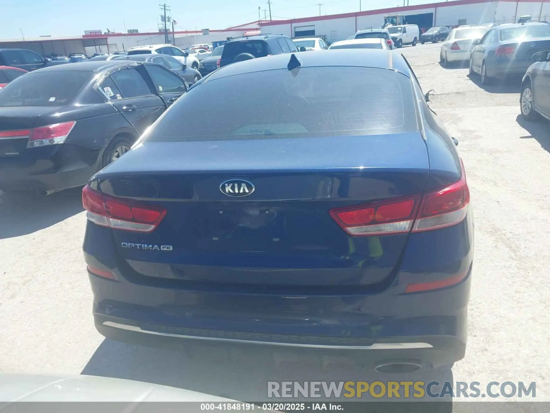 17 Photograph of a damaged car 5XXGT4L37LG412602 KIA OPTIMA 2020