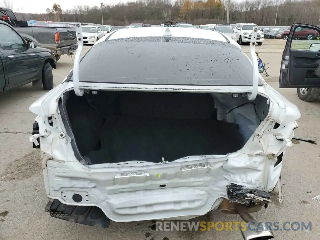 6 Photograph of a damaged car 5XXGT4L37LG415595 KIA OPTIMA 2020