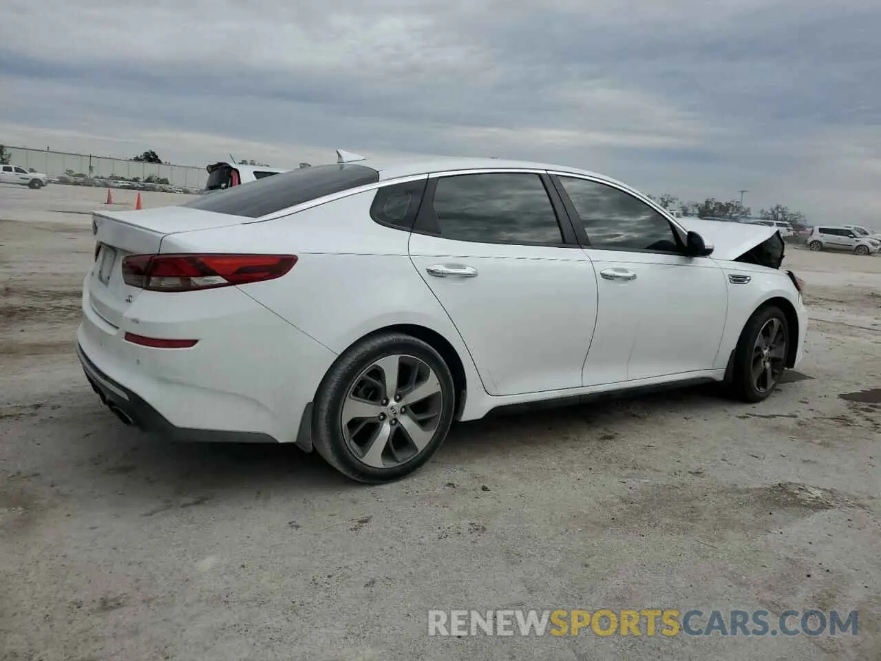 3 Photograph of a damaged car 5XXGT4L37LG417024 KIA OPTIMA 2020
