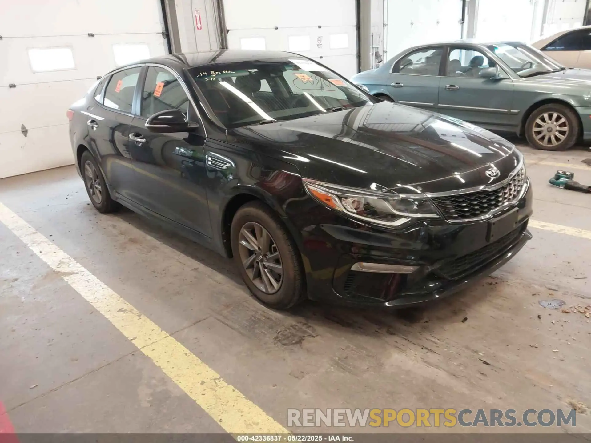 1 Photograph of a damaged car 5XXGT4L37LG422014 KIA OPTIMA 2020
