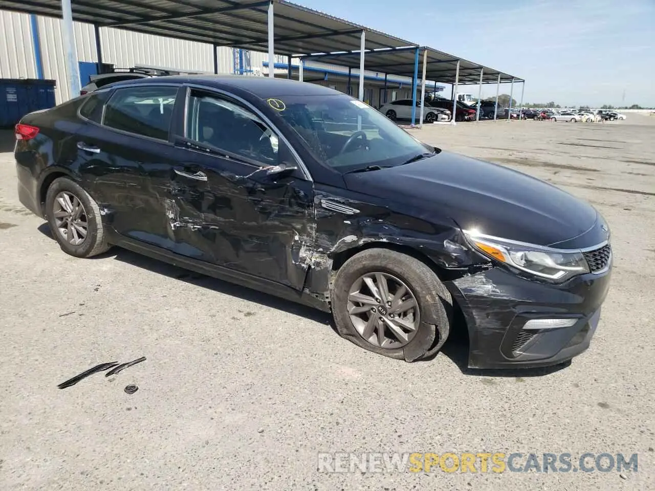 4 Photograph of a damaged car 5XXGT4L37LG423406 KIA OPTIMA 2020