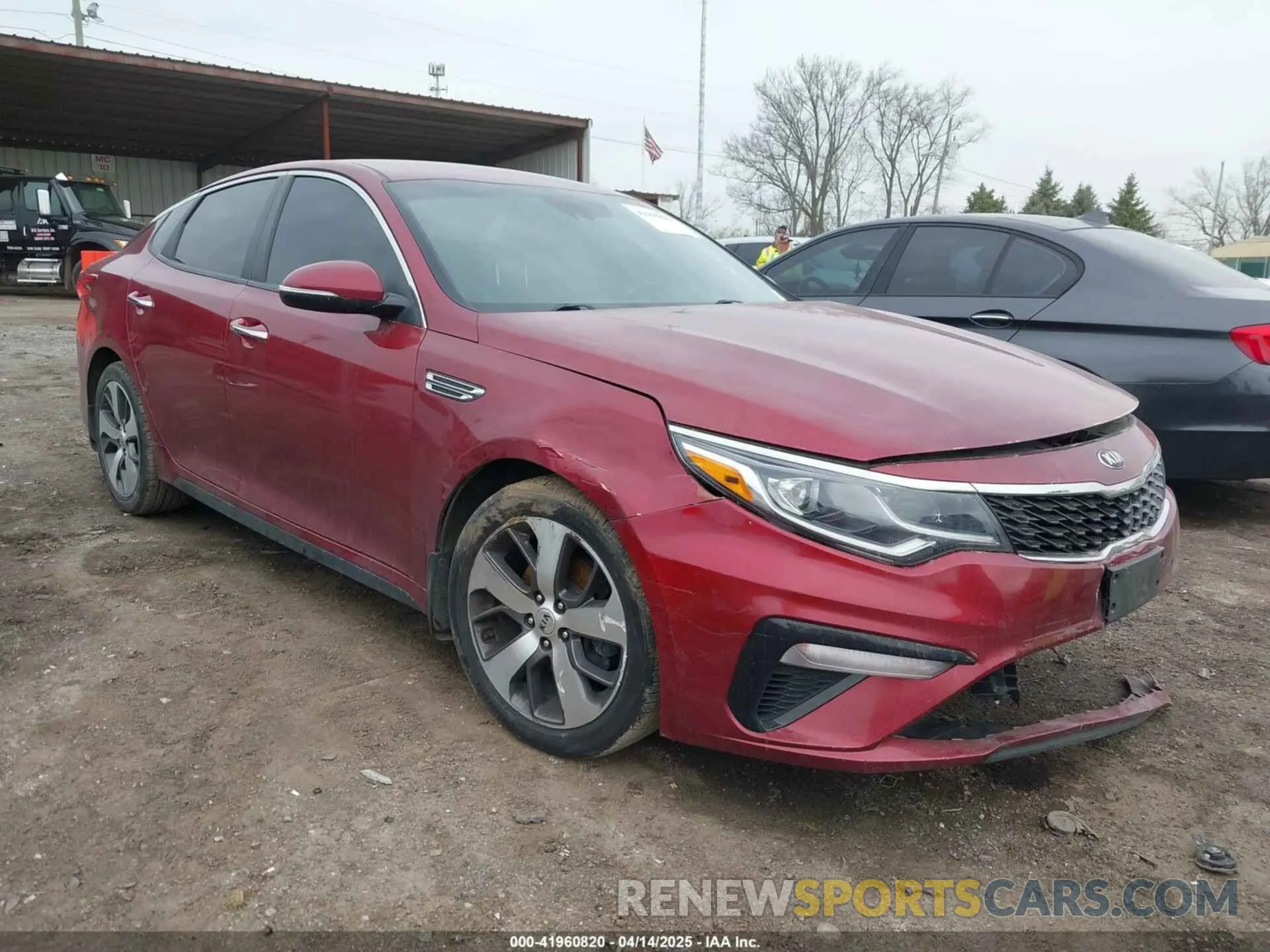 1 Photograph of a damaged car 5XXGT4L37LG425981 KIA OPTIMA 2020