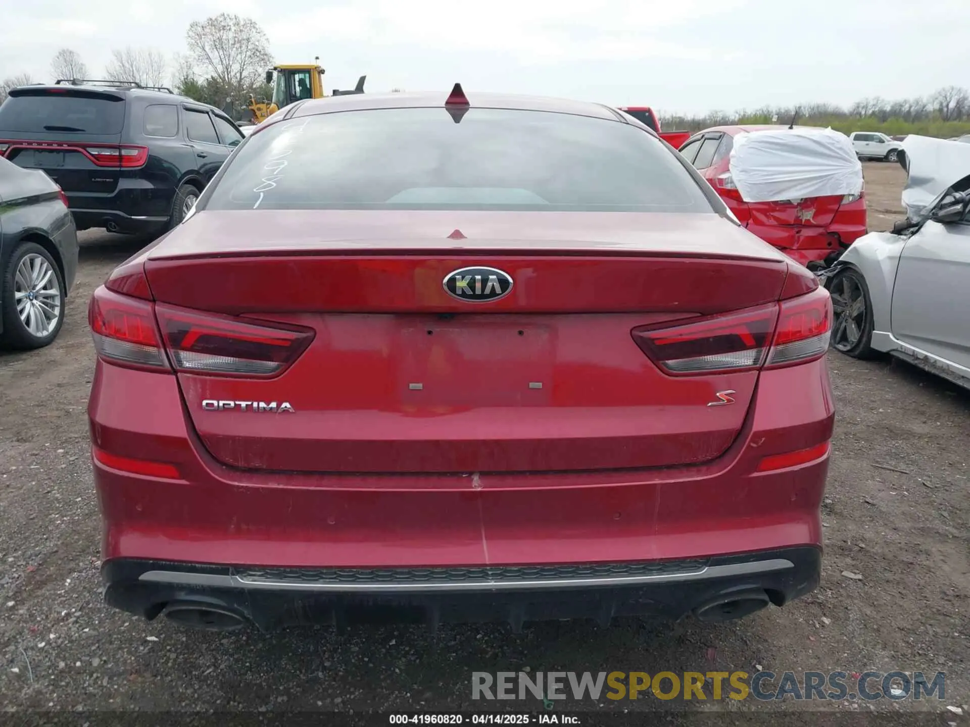 16 Photograph of a damaged car 5XXGT4L37LG425981 KIA OPTIMA 2020