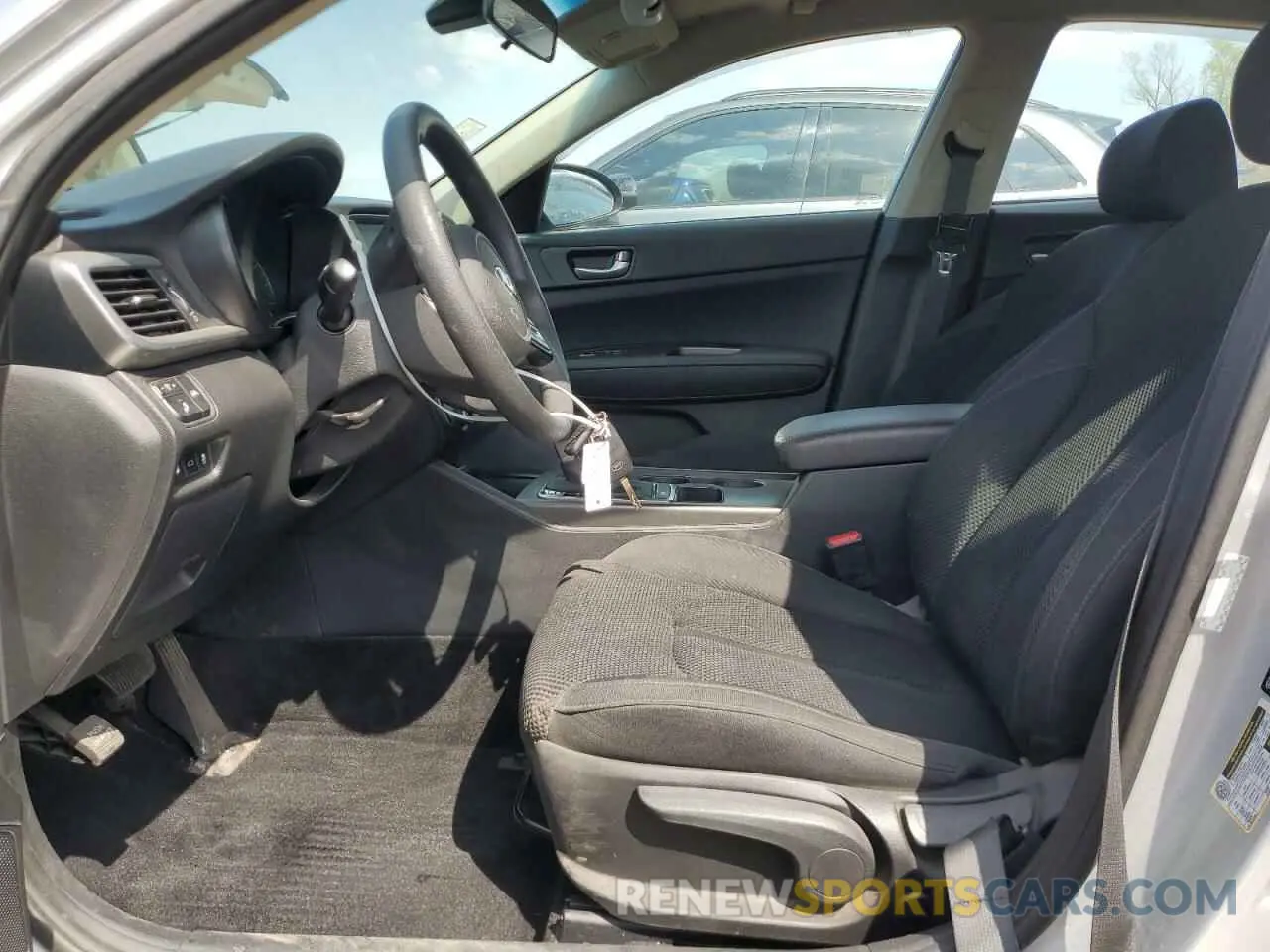 7 Photograph of a damaged car 5XXGT4L37LG427763 KIA OPTIMA 2020