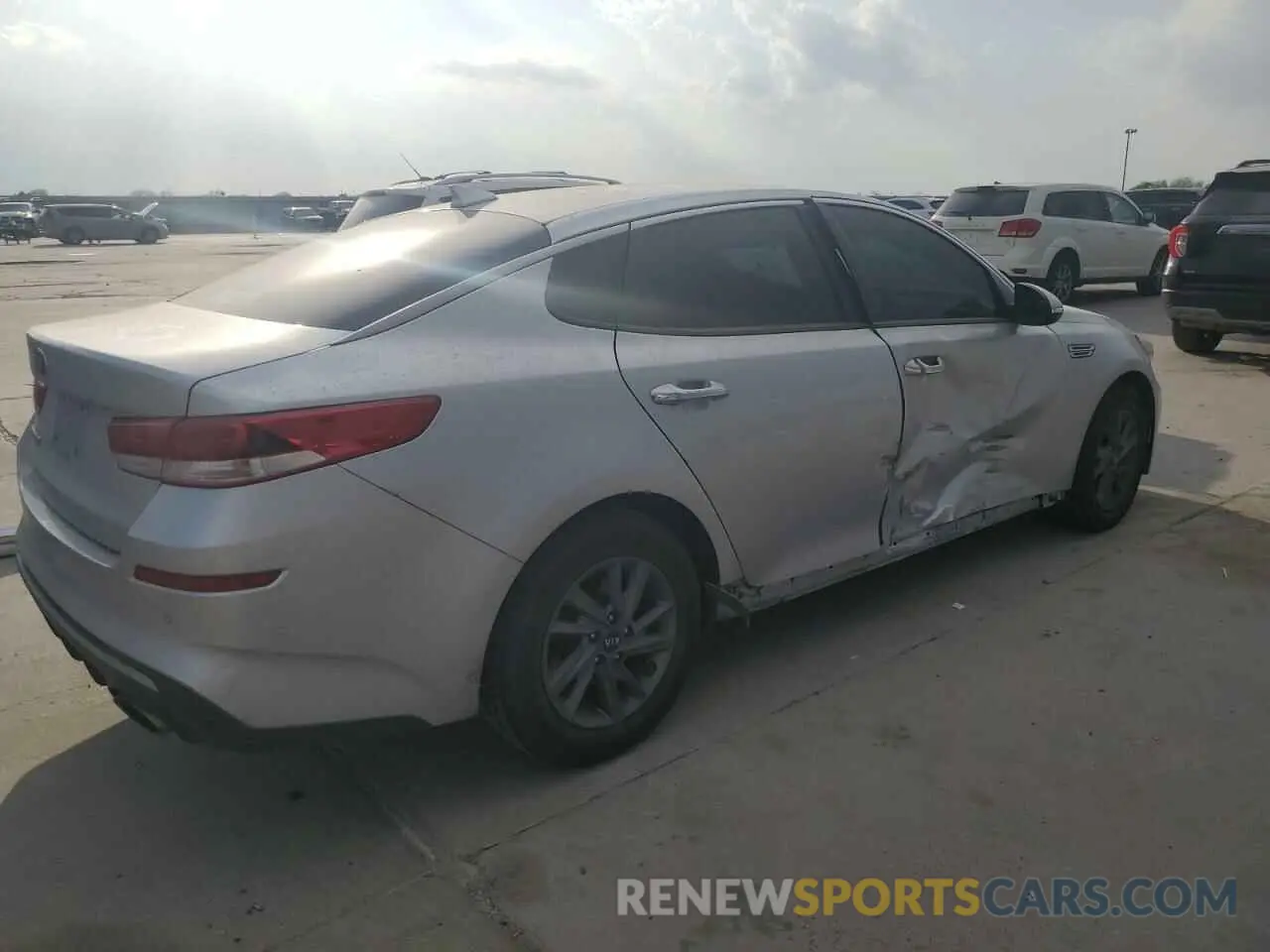 3 Photograph of a damaged car 5XXGT4L37LG429903 KIA OPTIMA 2020
