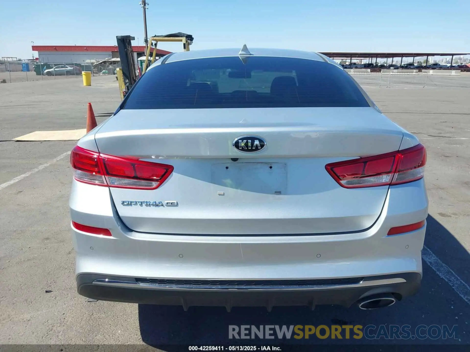 17 Photograph of a damaged car 5XXGT4L37LG442134 KIA OPTIMA 2020