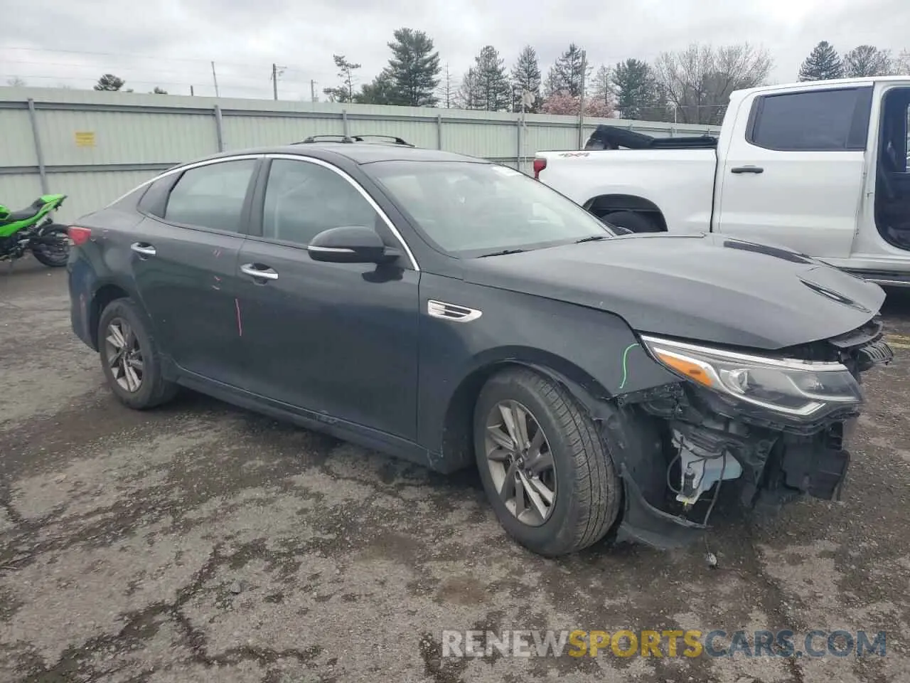4 Photograph of a damaged car 5XXGT4L38LG378895 KIA OPTIMA 2020