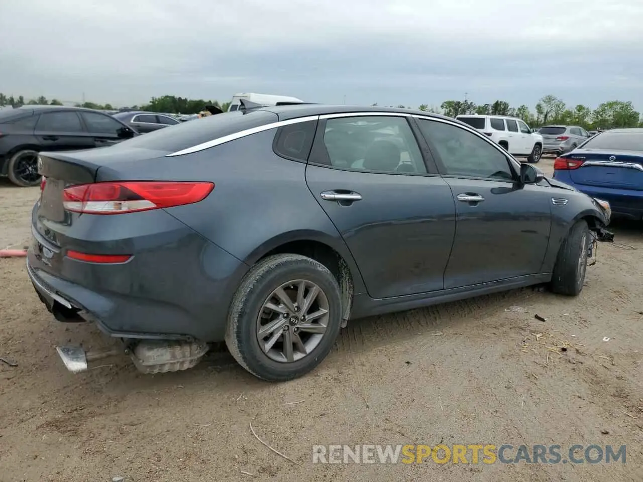 3 Photograph of a damaged car 5XXGT4L38LG380646 KIA OPTIMA 2020