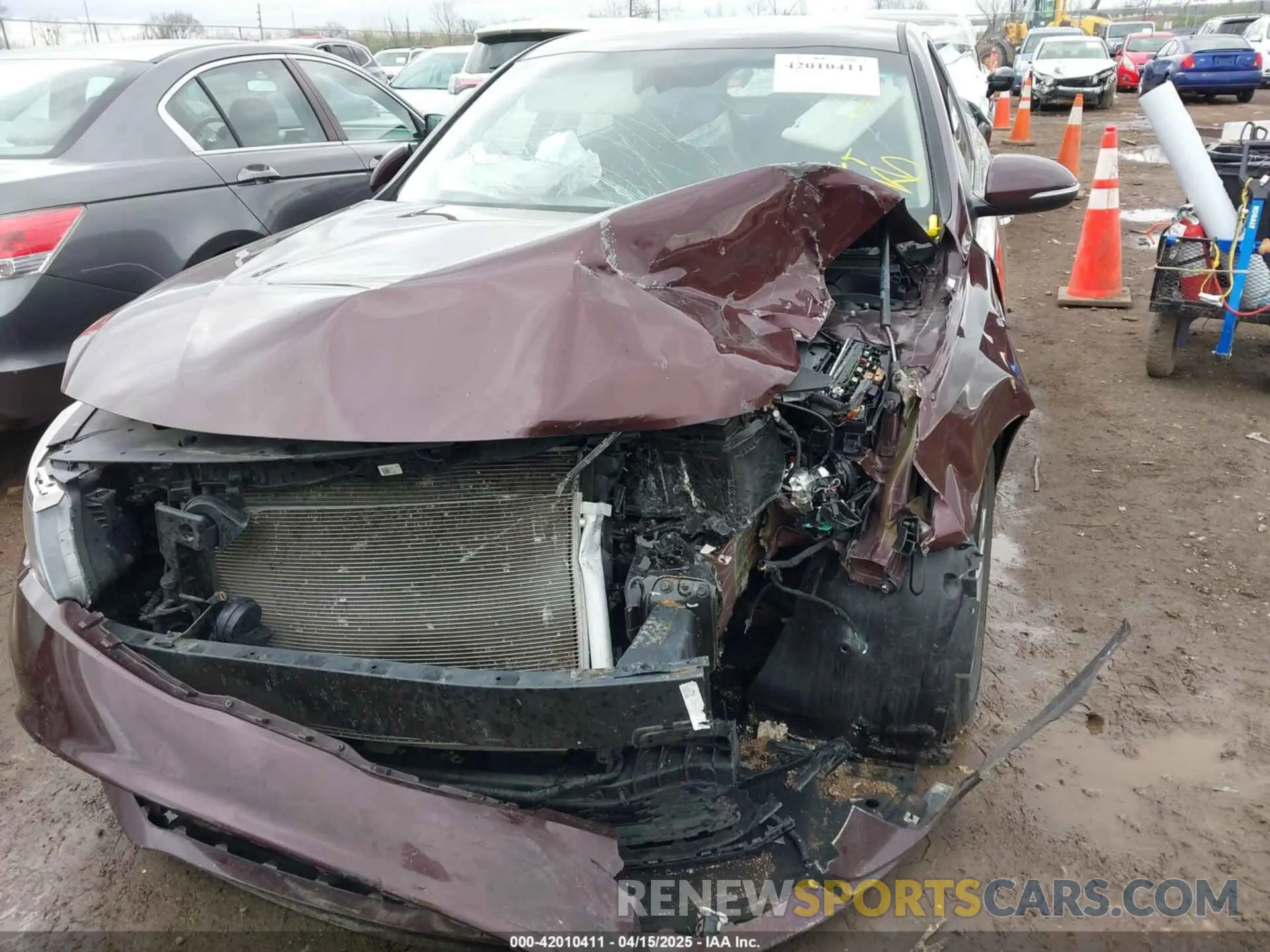 6 Photograph of a damaged car 5XXGT4L38LG383093 KIA OPTIMA 2020
