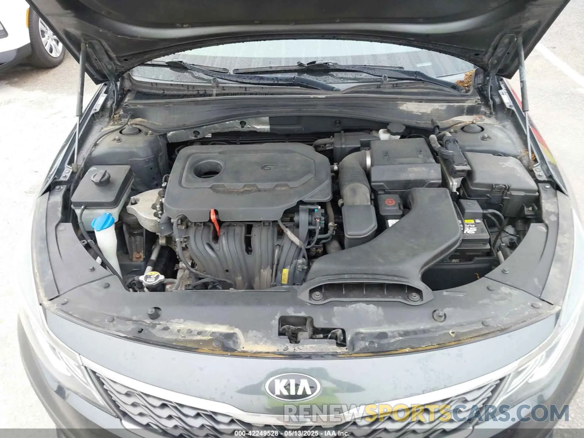 10 Photograph of a damaged car 5XXGT4L38LG386043 KIA OPTIMA 2020