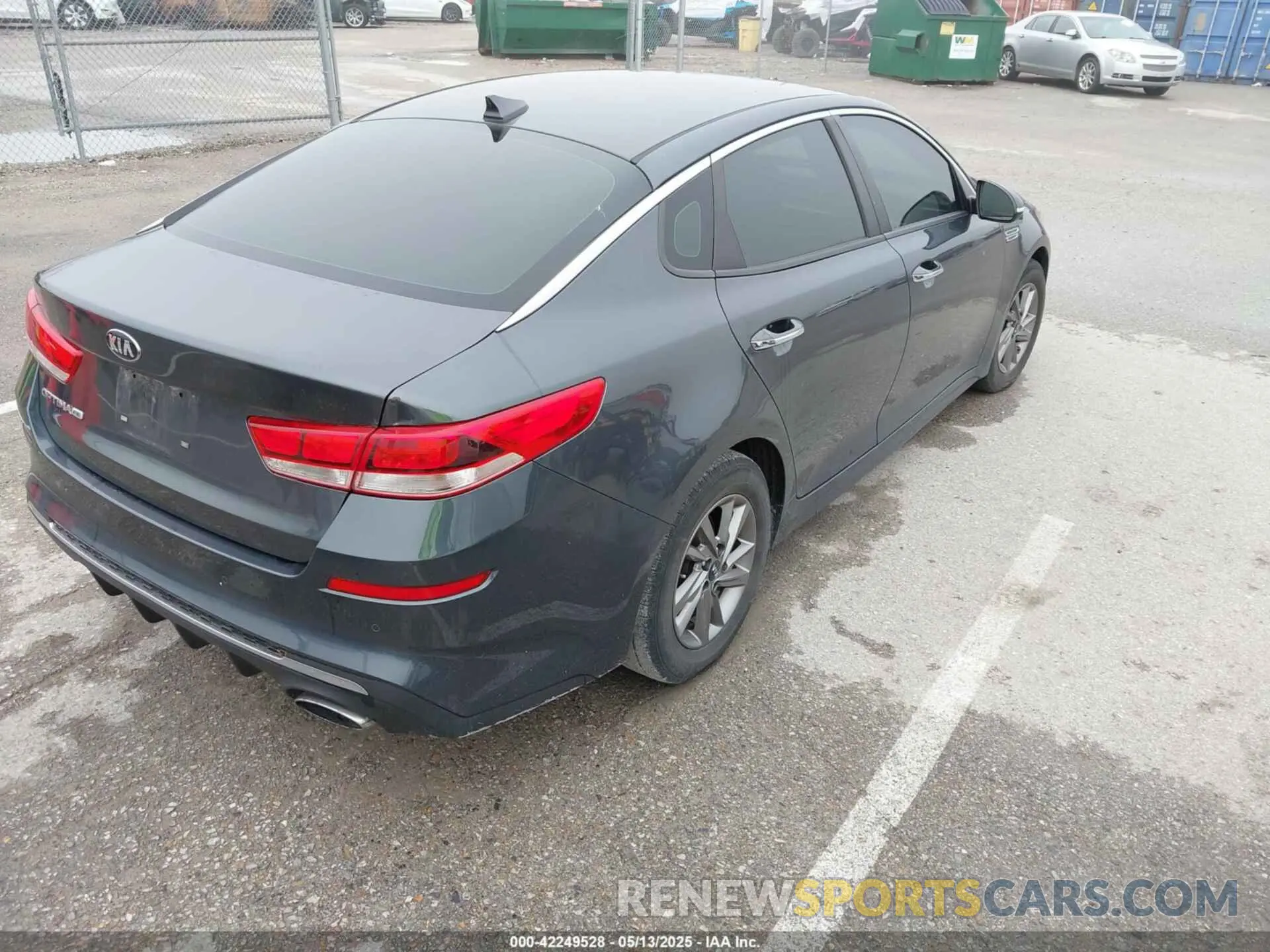 4 Photograph of a damaged car 5XXGT4L38LG386043 KIA OPTIMA 2020
