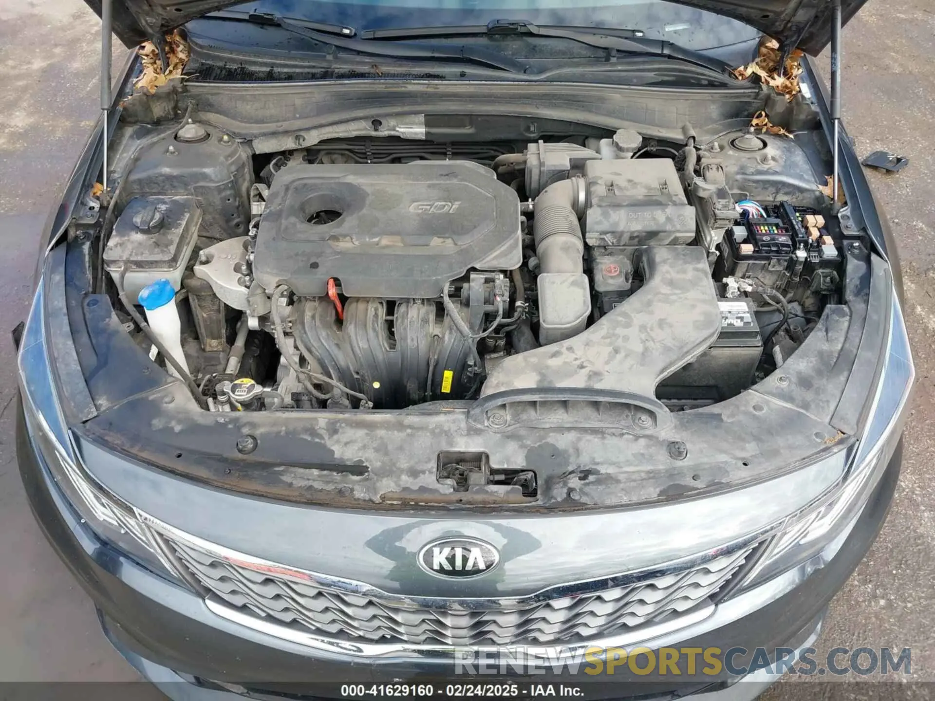 10 Photograph of a damaged car 5XXGT4L38LG387015 KIA OPTIMA 2020