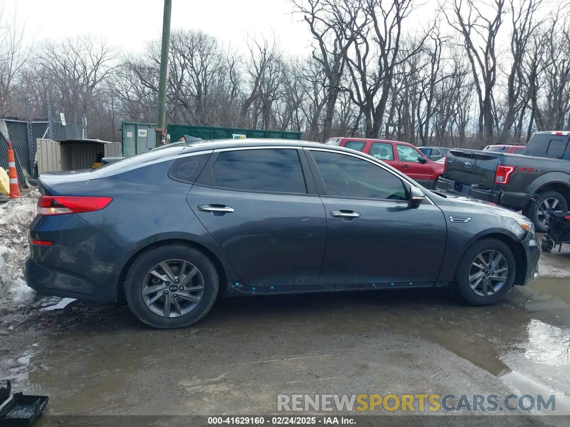 14 Photograph of a damaged car 5XXGT4L38LG387015 KIA OPTIMA 2020