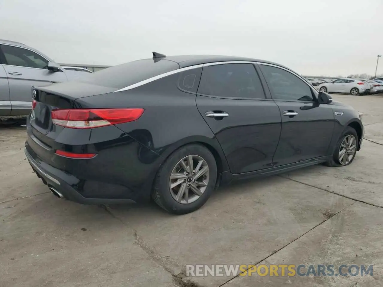 3 Photograph of a damaged car 5XXGT4L38LG390447 KIA OPTIMA 2020
