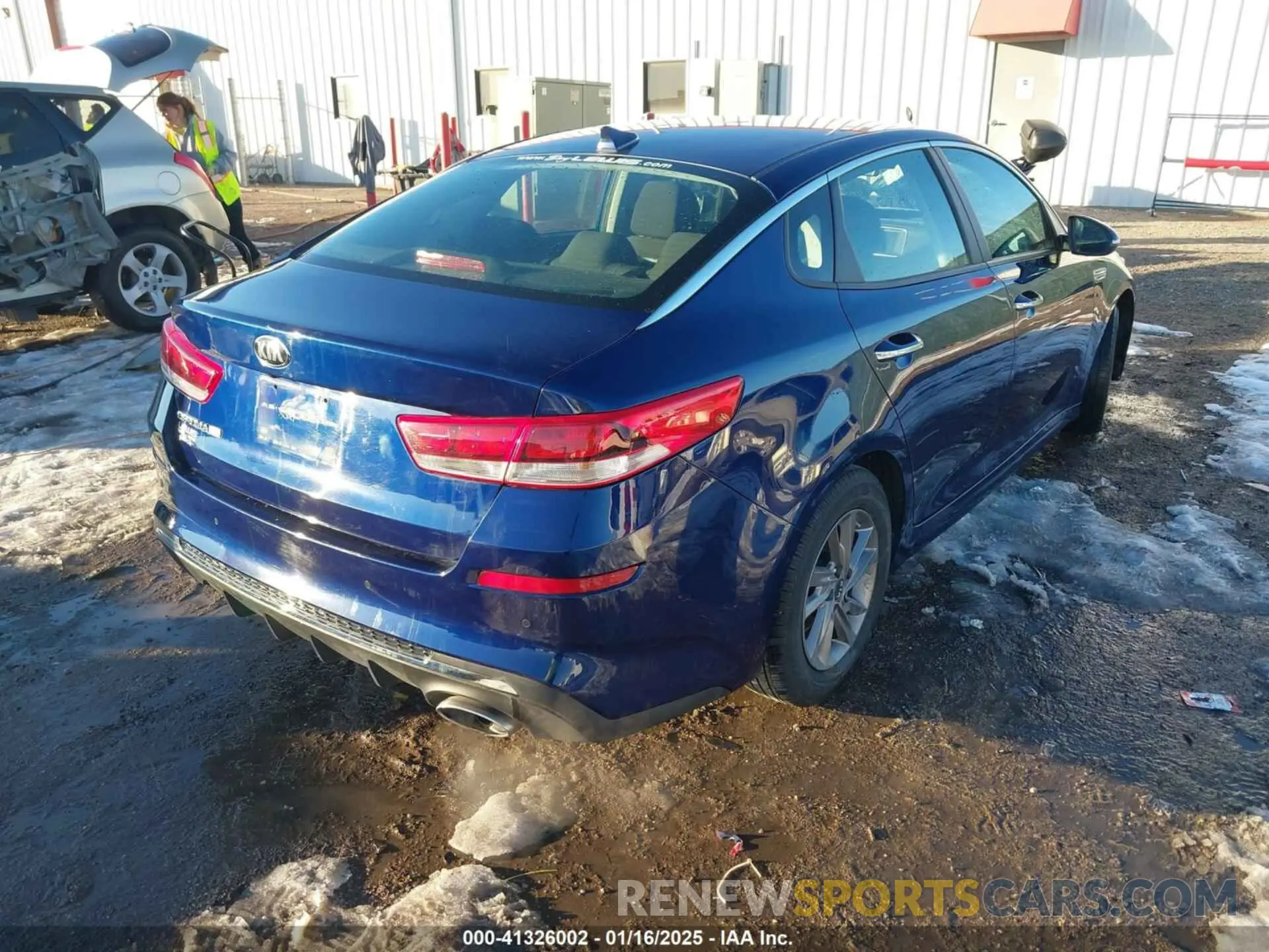 4 Photograph of a damaged car 5XXGT4L38LG394126 KIA OPTIMA 2020