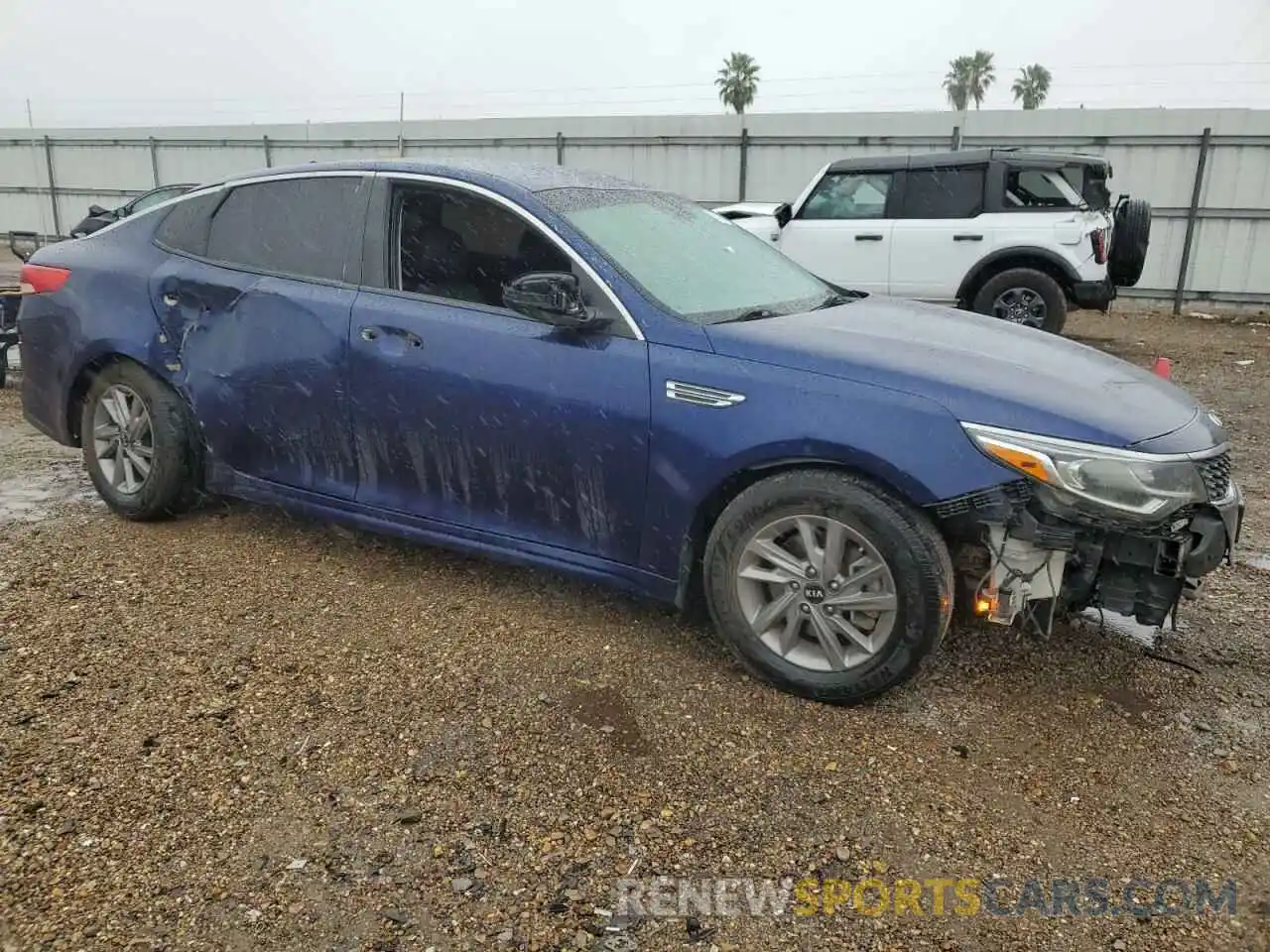 4 Photograph of a damaged car 5XXGT4L38LG401379 KIA OPTIMA 2020