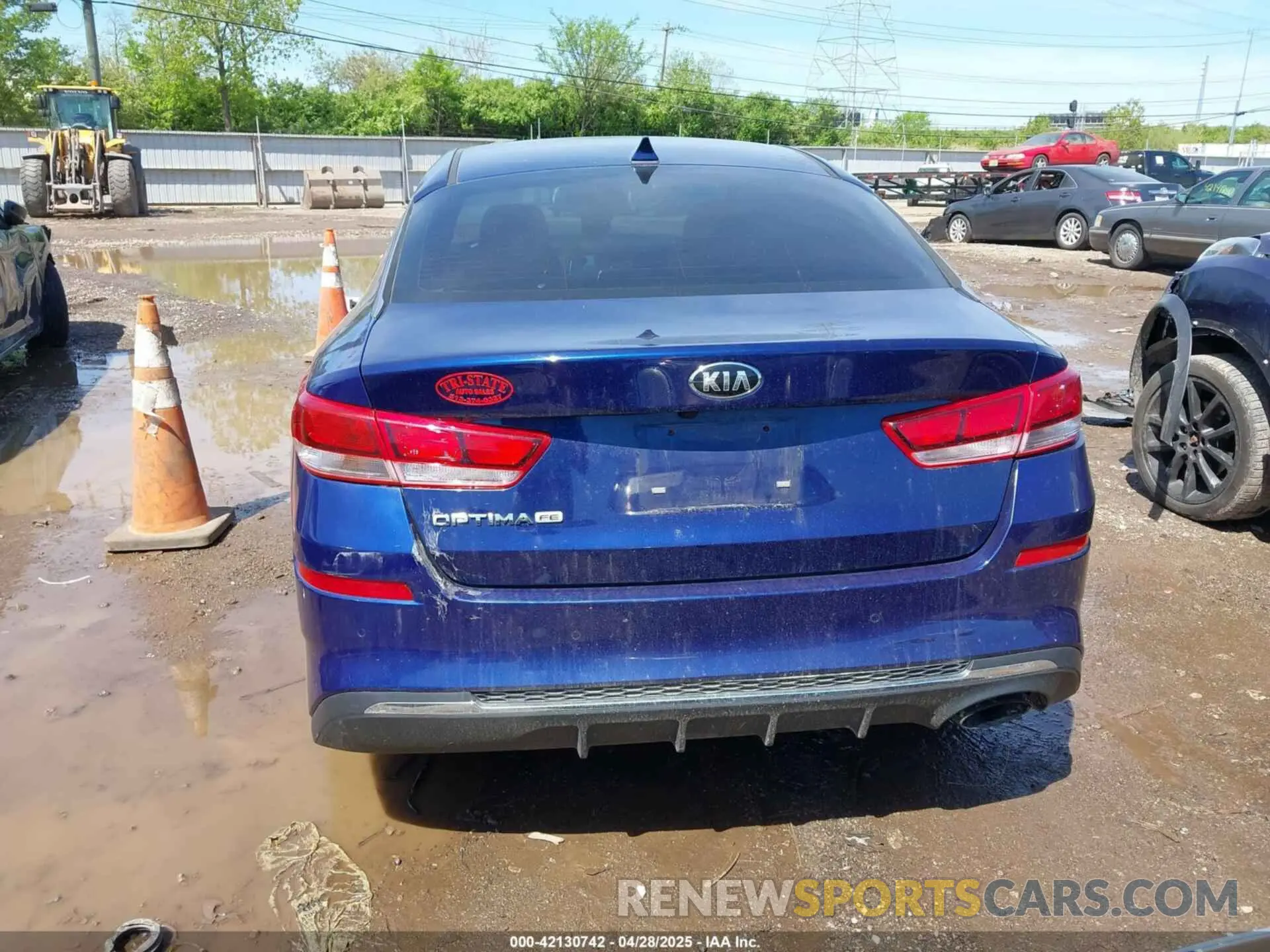 17 Photograph of a damaged car 5XXGT4L38LG407103 KIA OPTIMA 2020