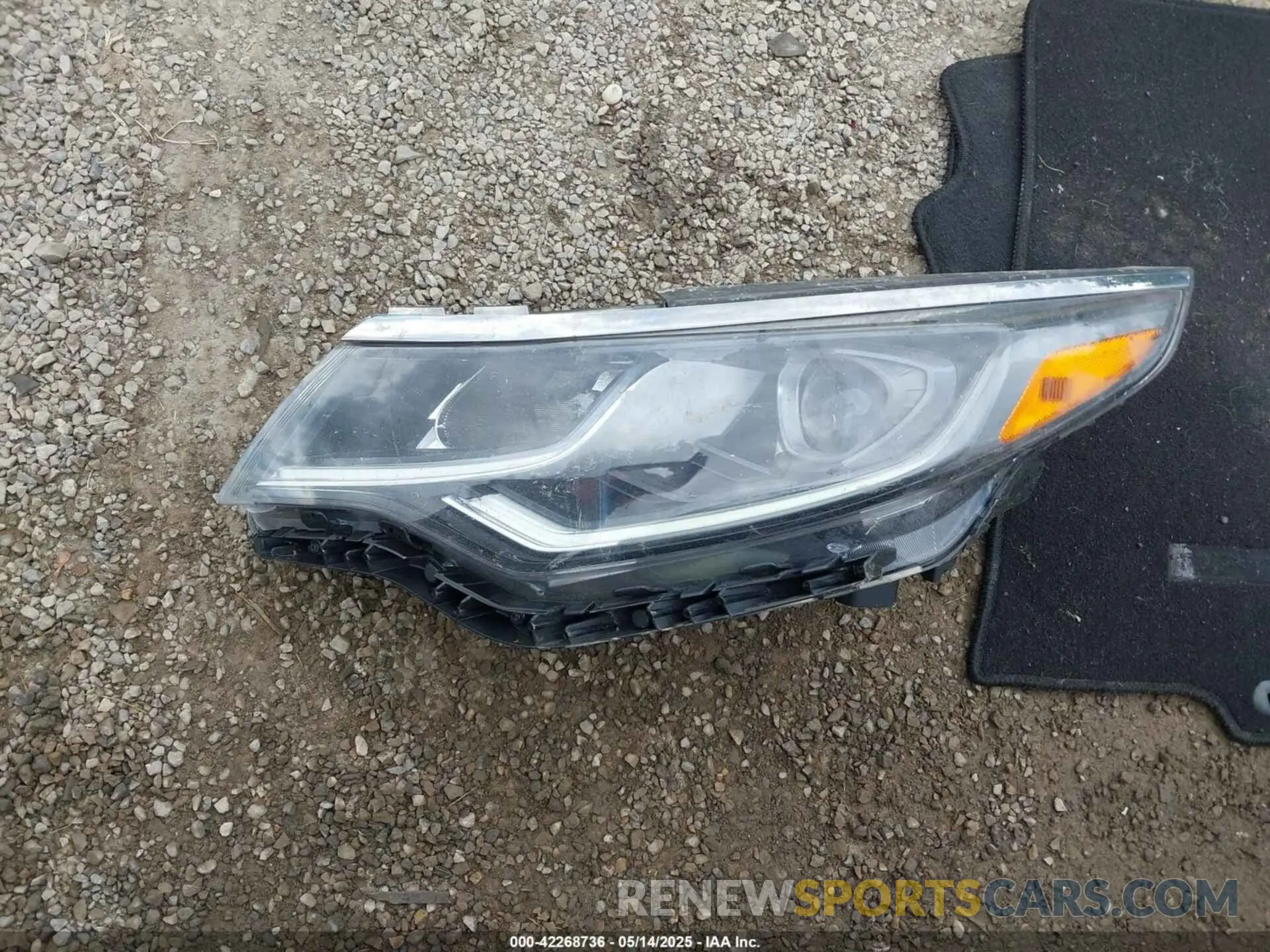 12 Photograph of a damaged car 5XXGT4L38LG414679 KIA OPTIMA 2020