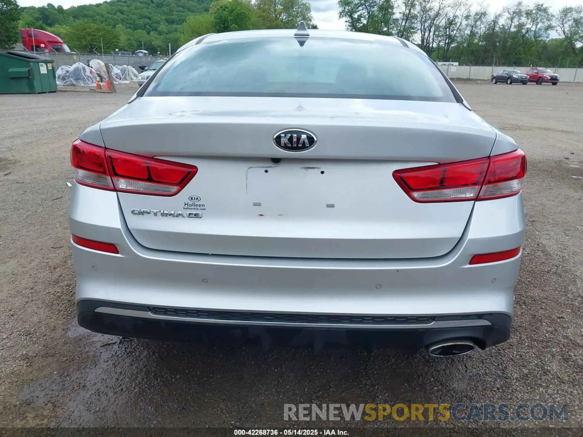 17 Photograph of a damaged car 5XXGT4L38LG414679 KIA OPTIMA 2020