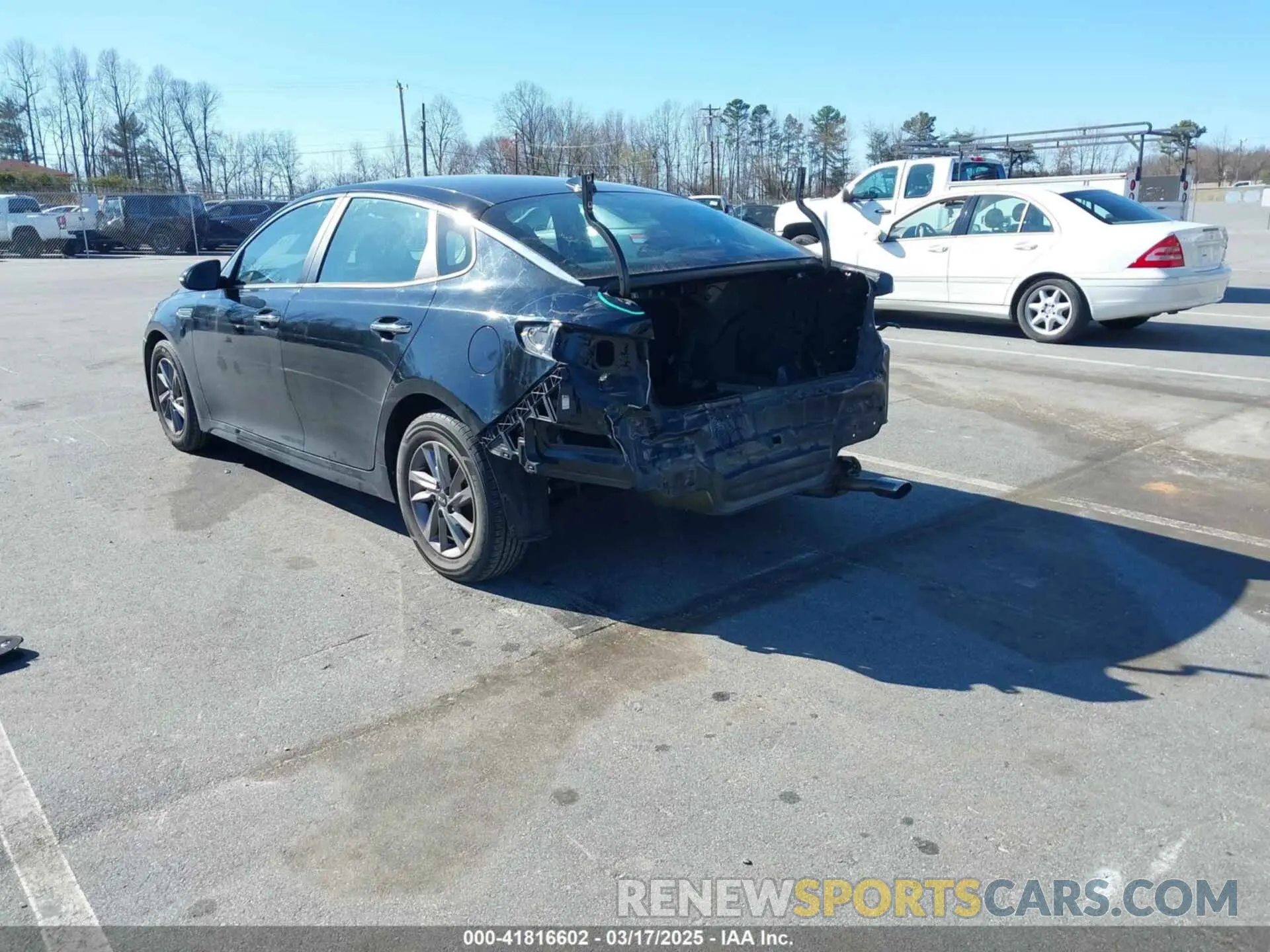 3 Photograph of a damaged car 5XXGT4L38LG424449 KIA OPTIMA 2020
