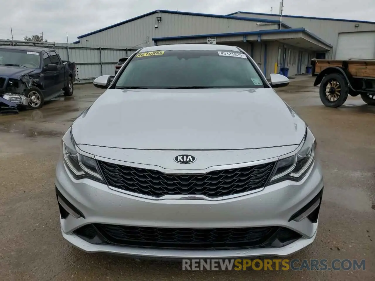 5 Photograph of a damaged car 5XXGT4L38LG432048 KIA OPTIMA 2020